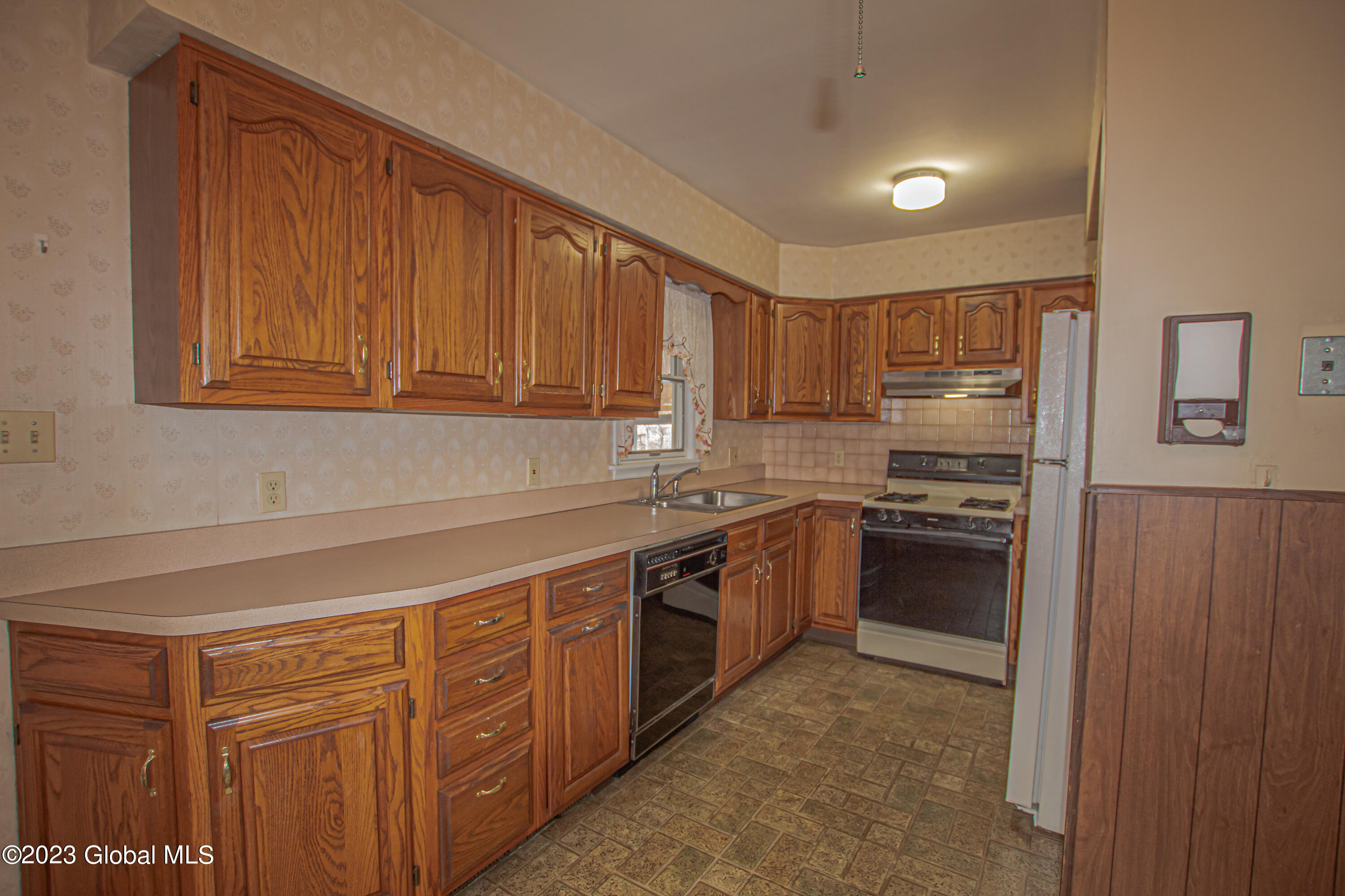 1112 Austin Place