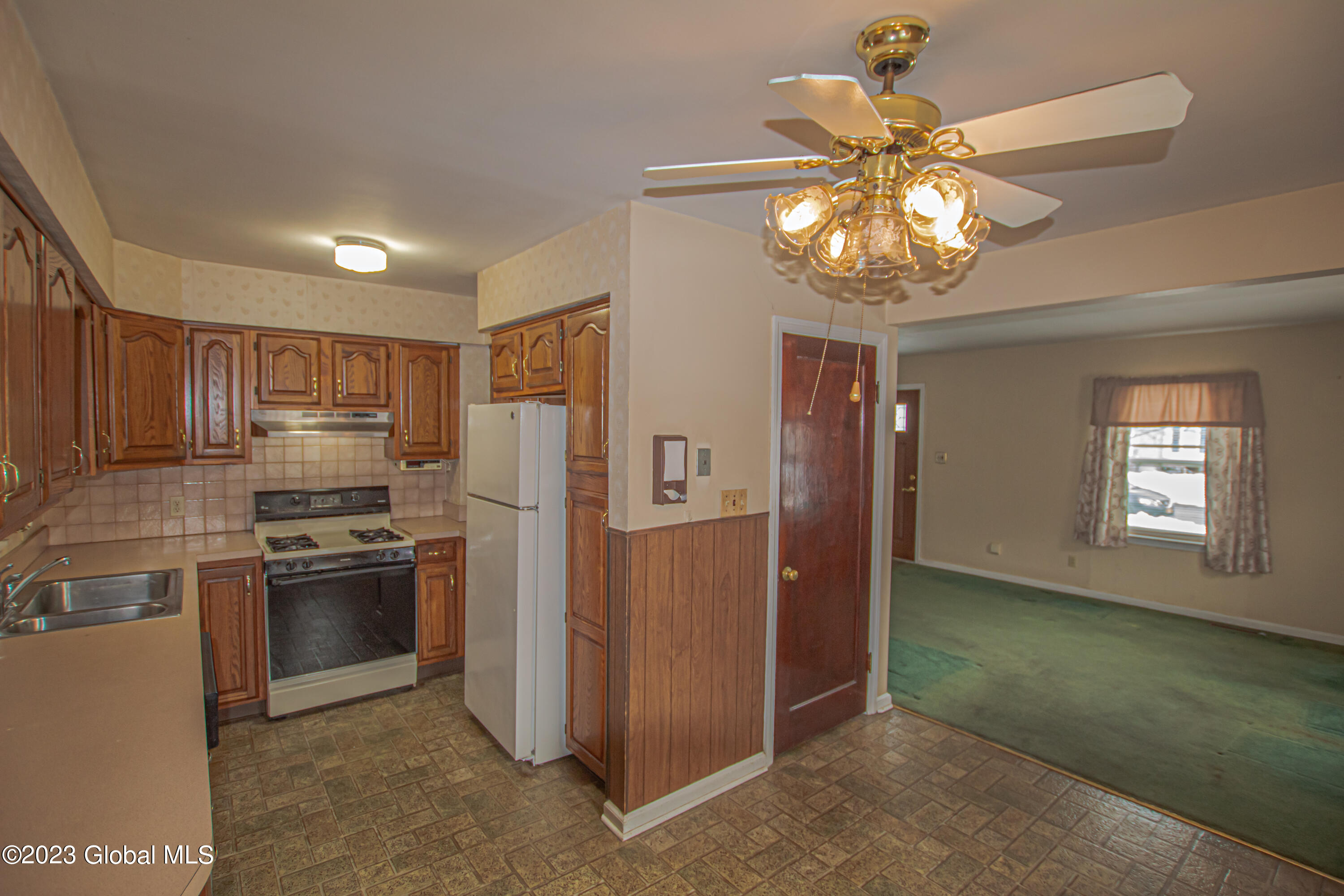 1112 Austin Place