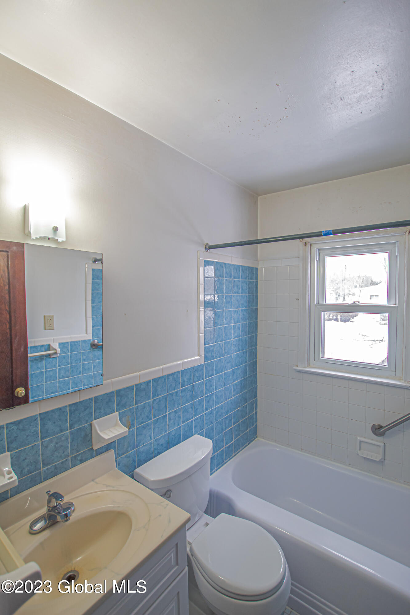 1112 Austin Place