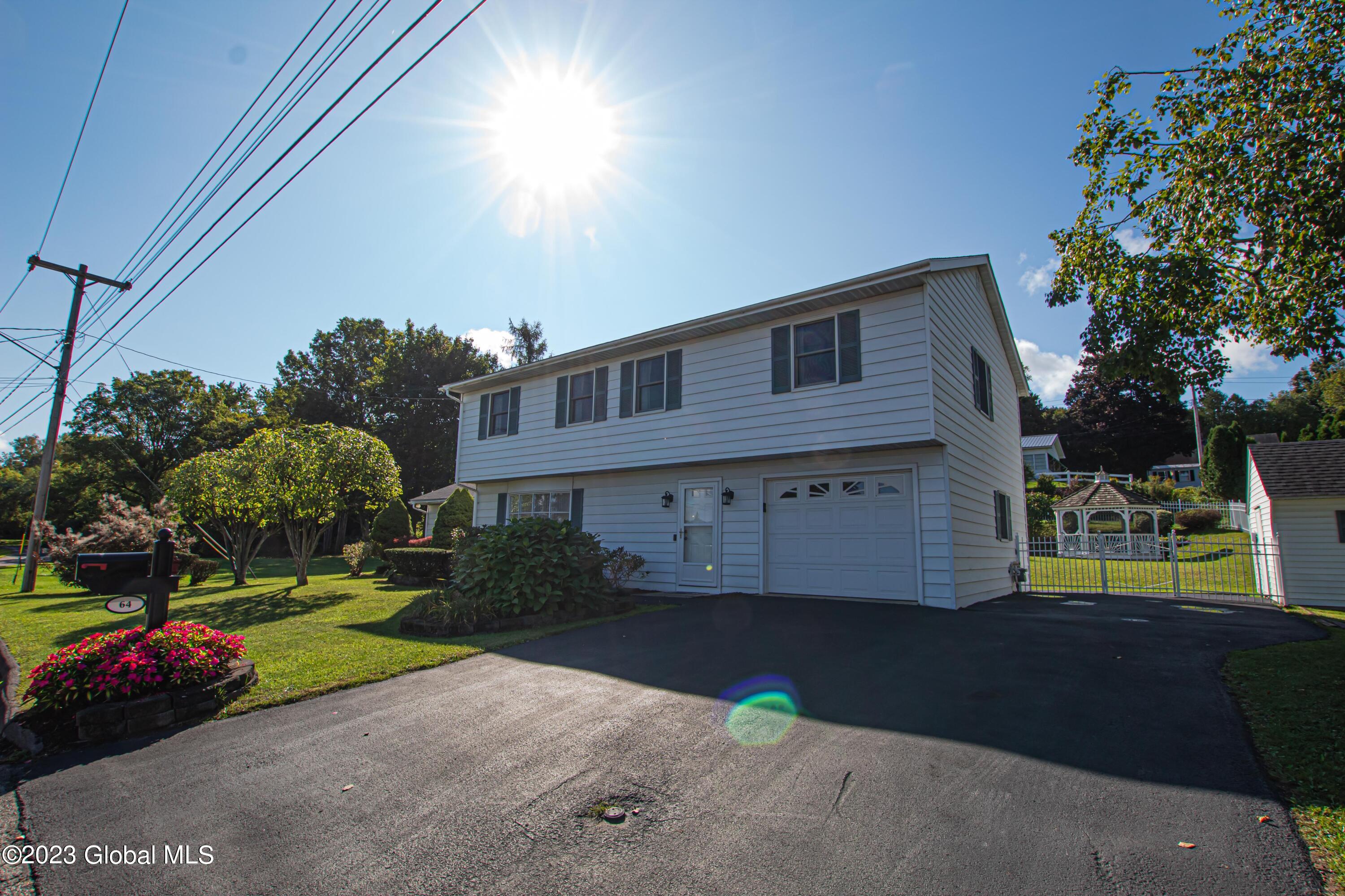 64 Schultze Street