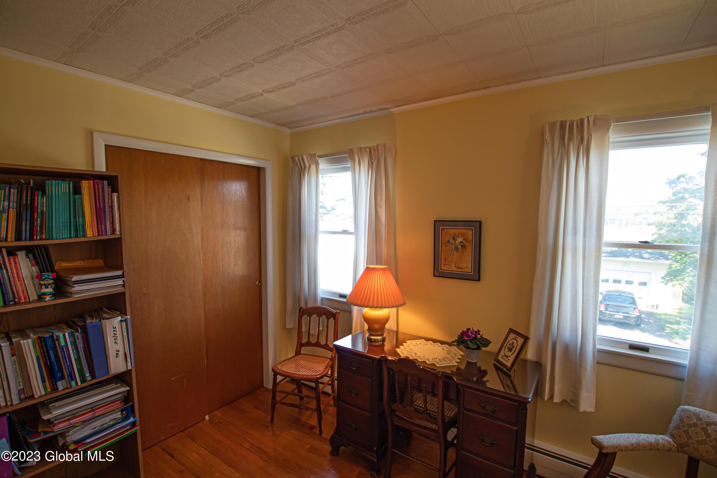 64 Schultze Street