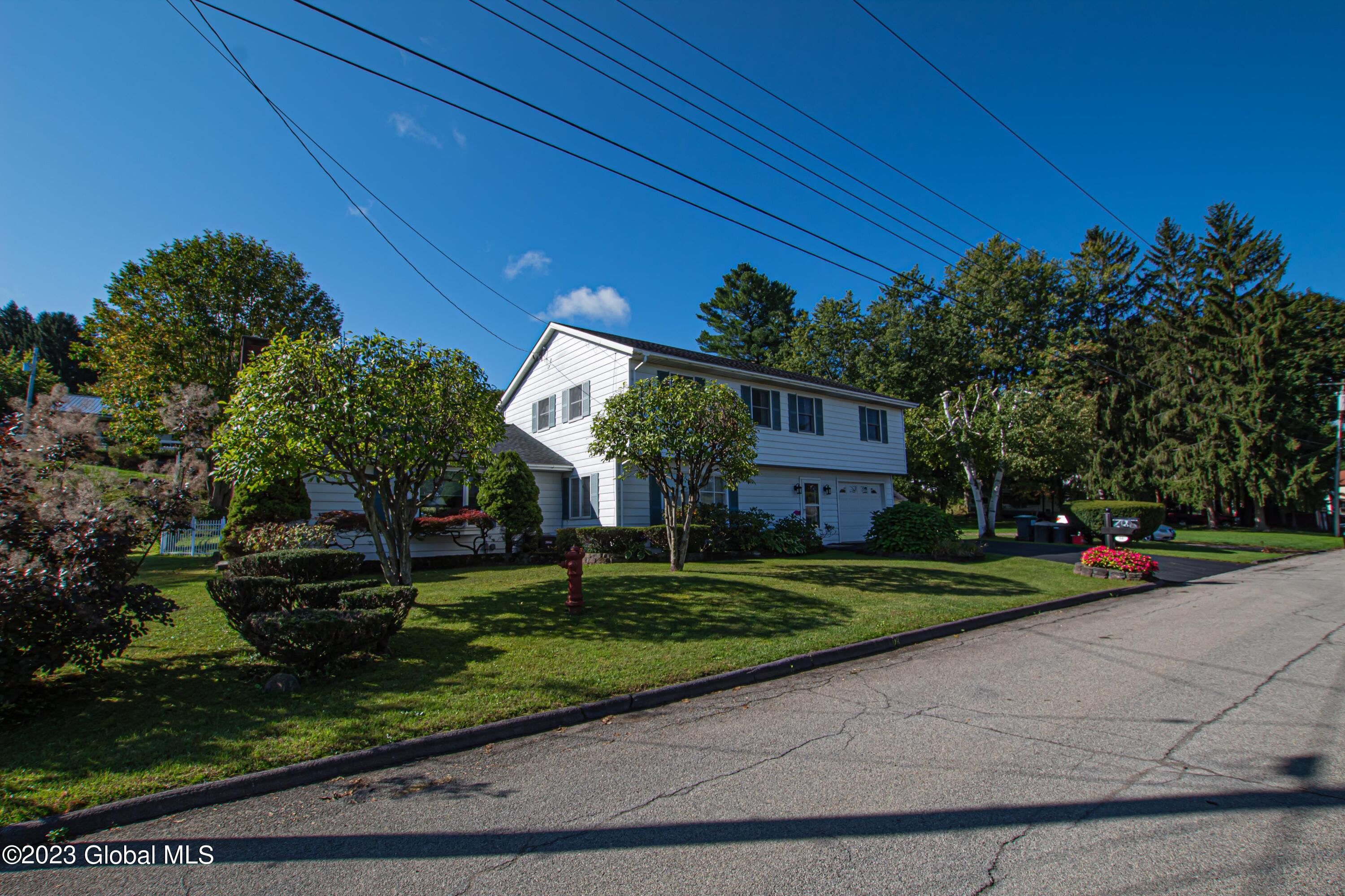 64 Schultze Street