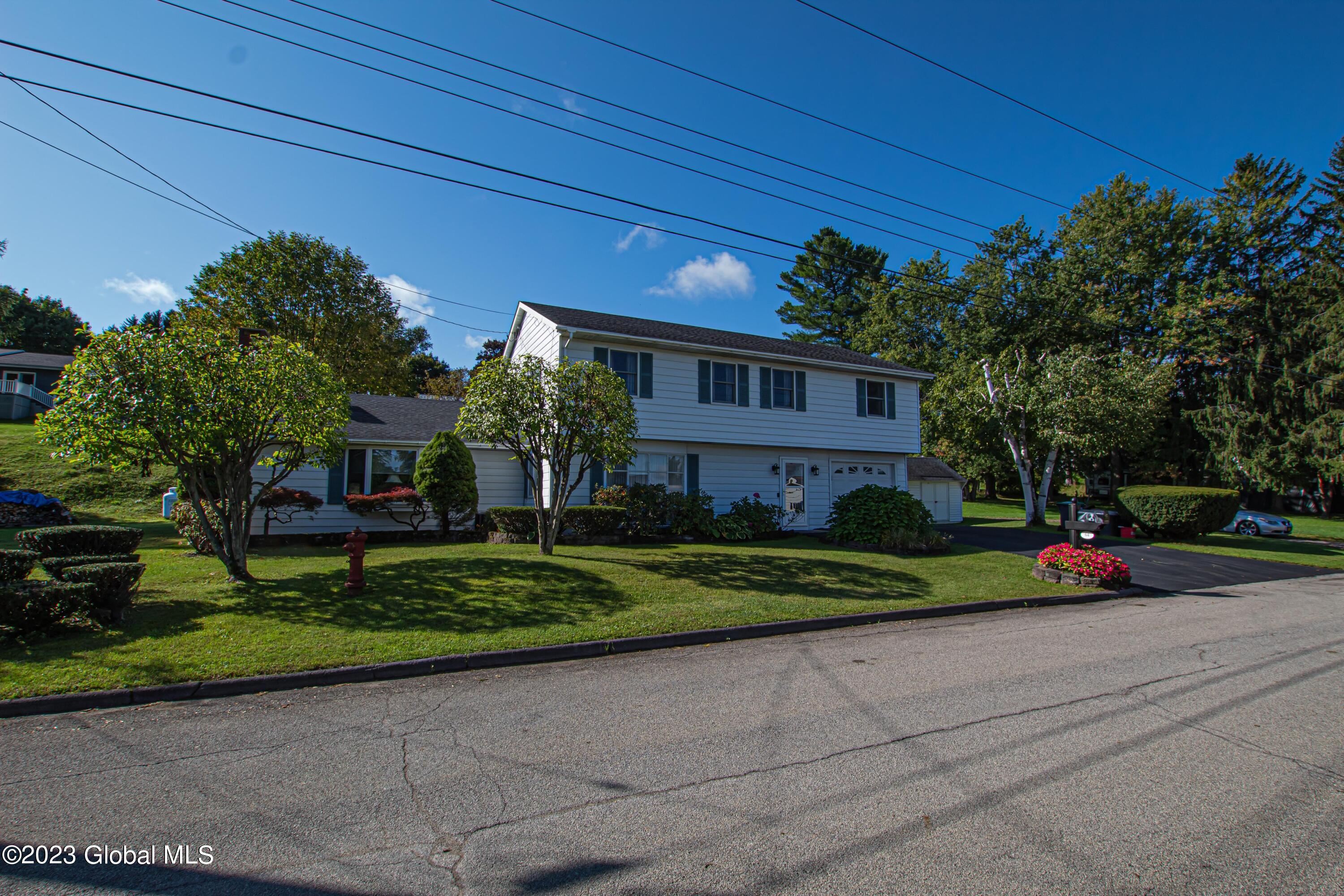 64 Schultze Street
