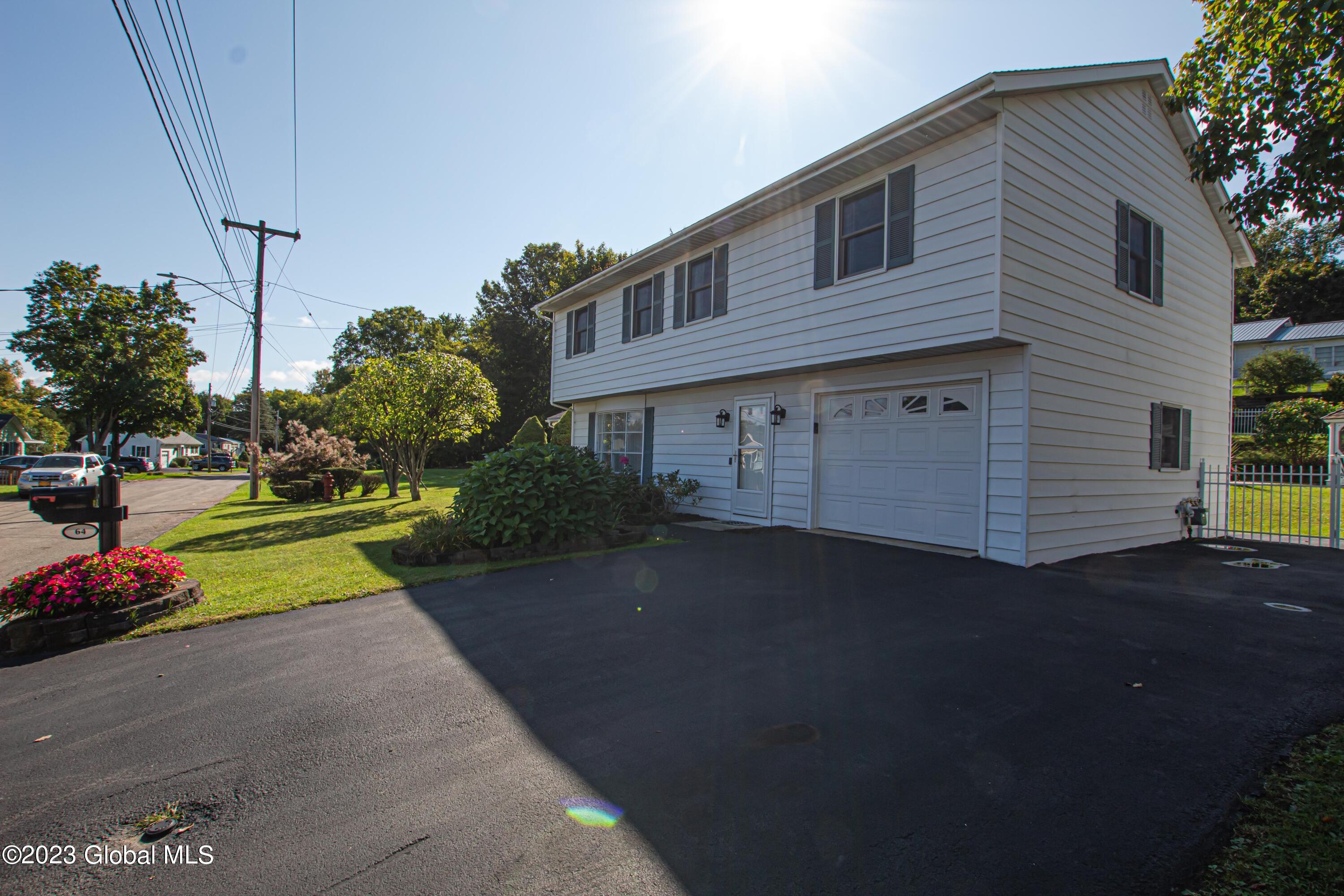 64 Schultze Street