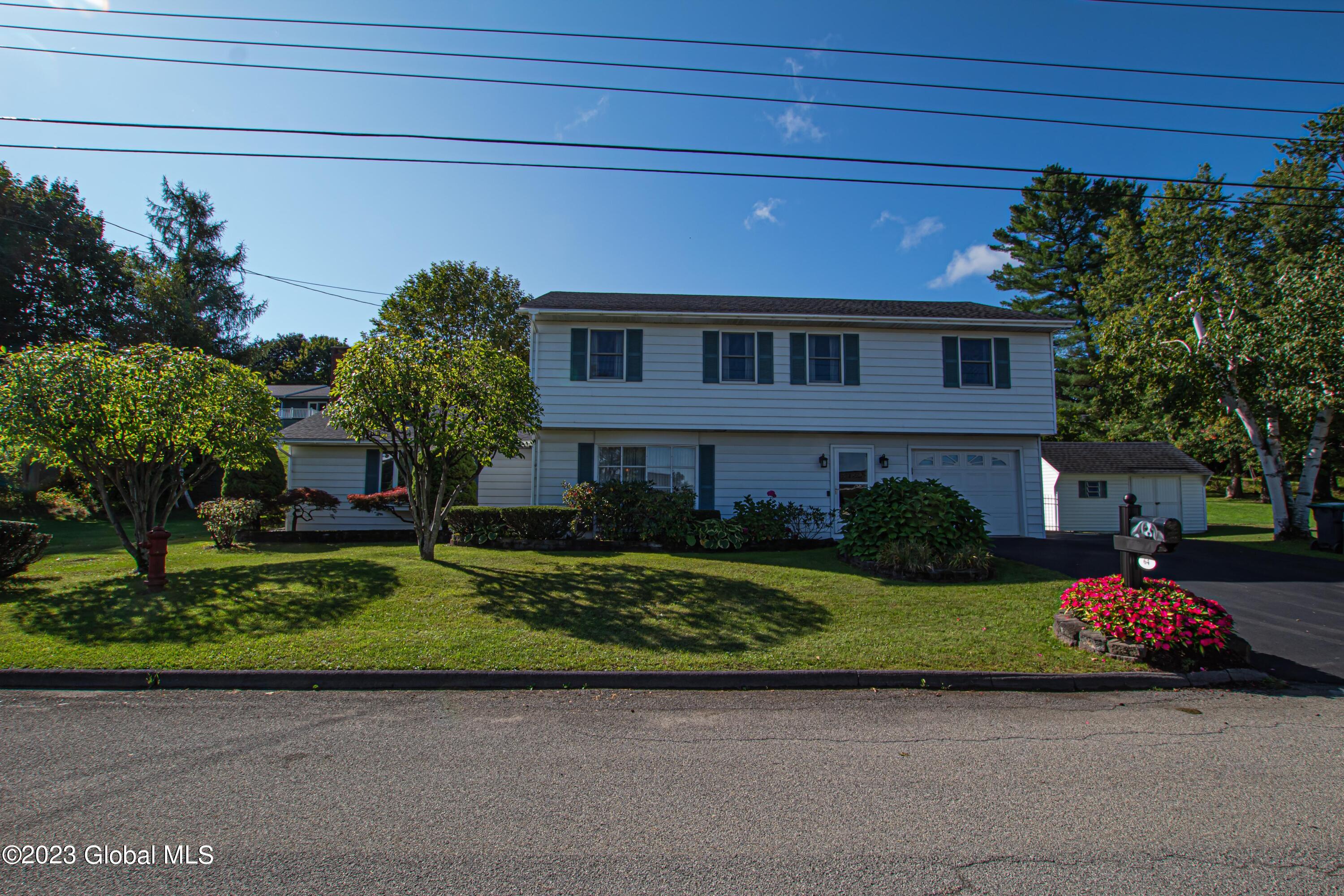 64 Schultze Street