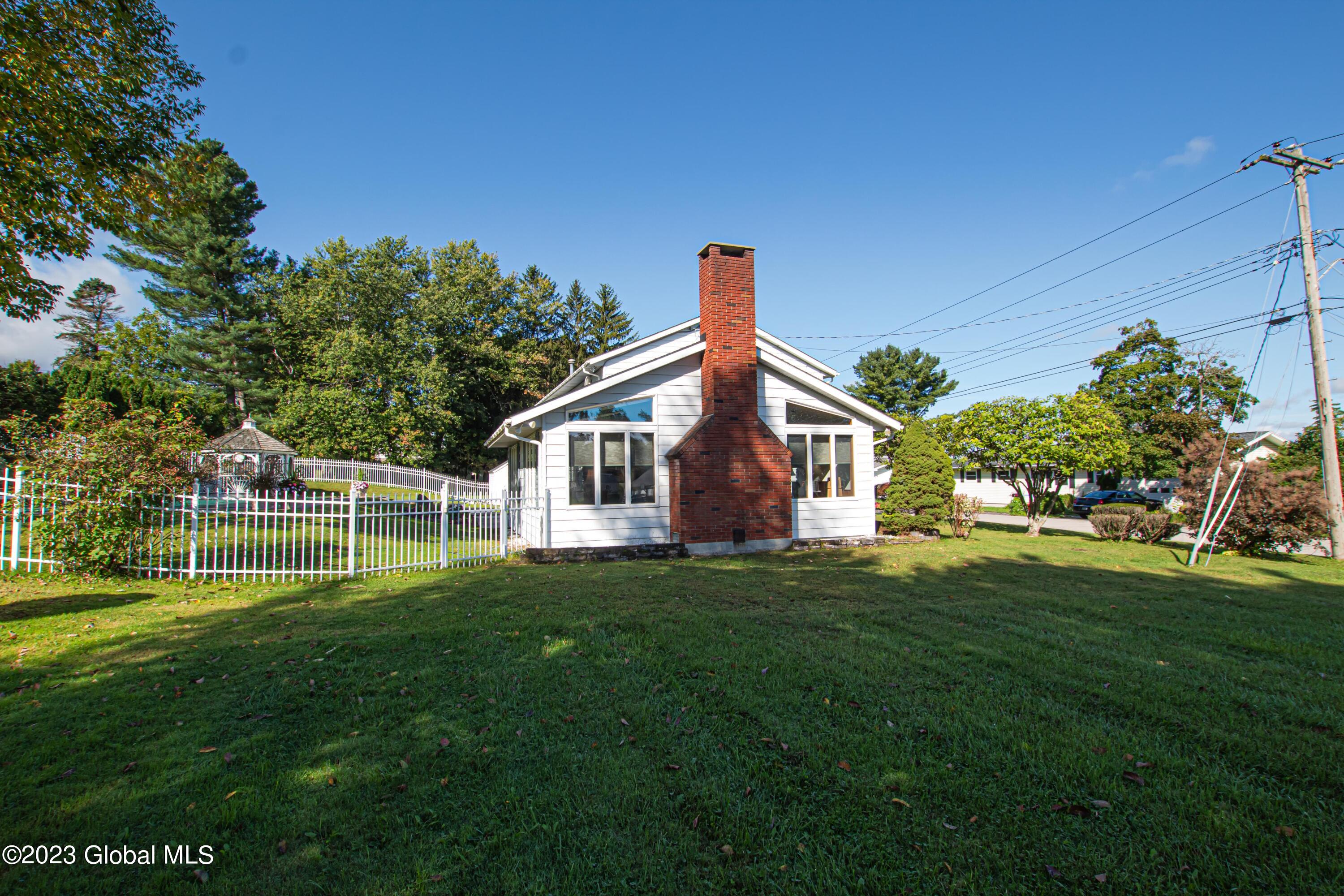 64 Schultze Street