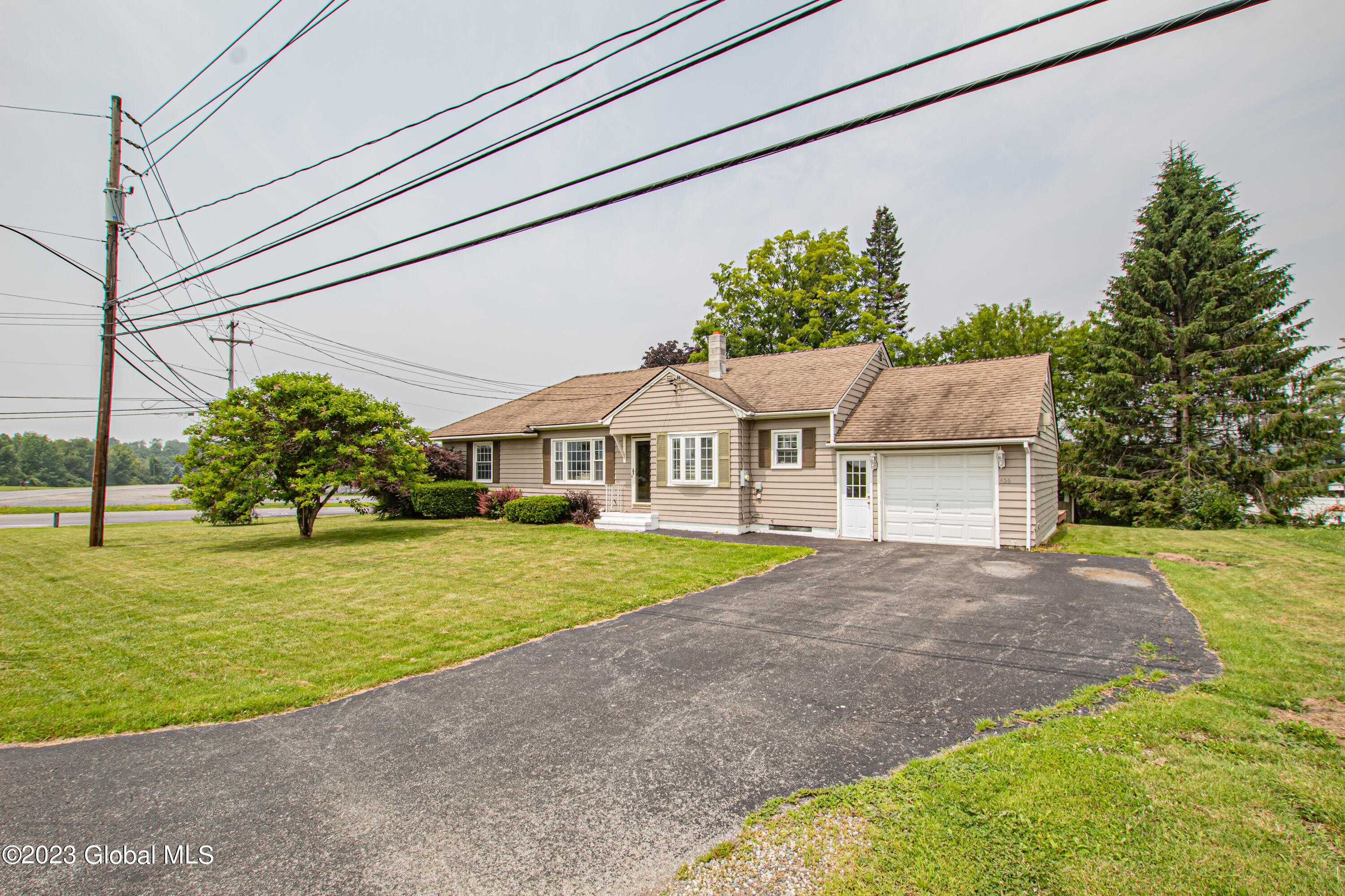 456 S Kingsboro Avenue