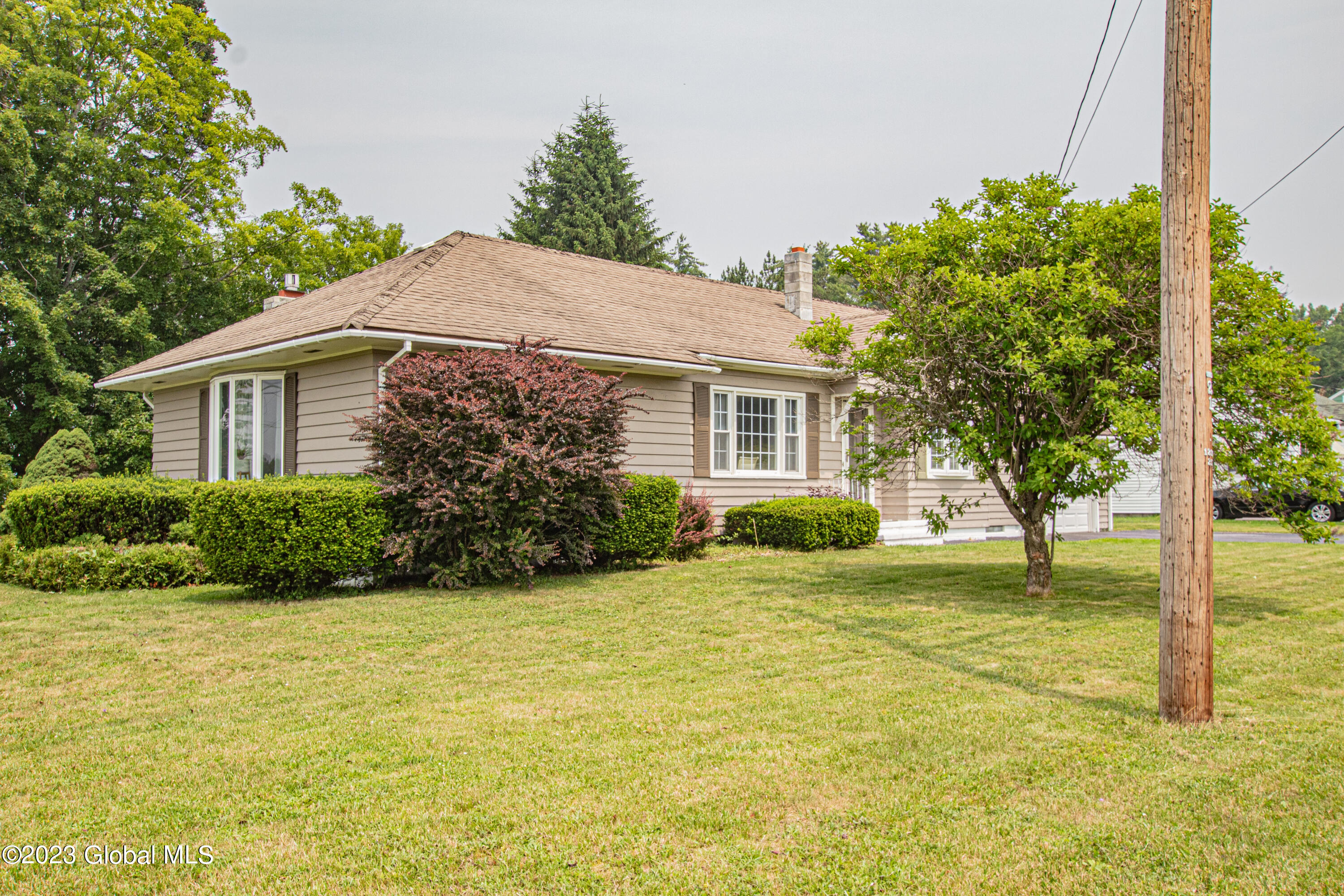 456 S Kingsboro Avenue