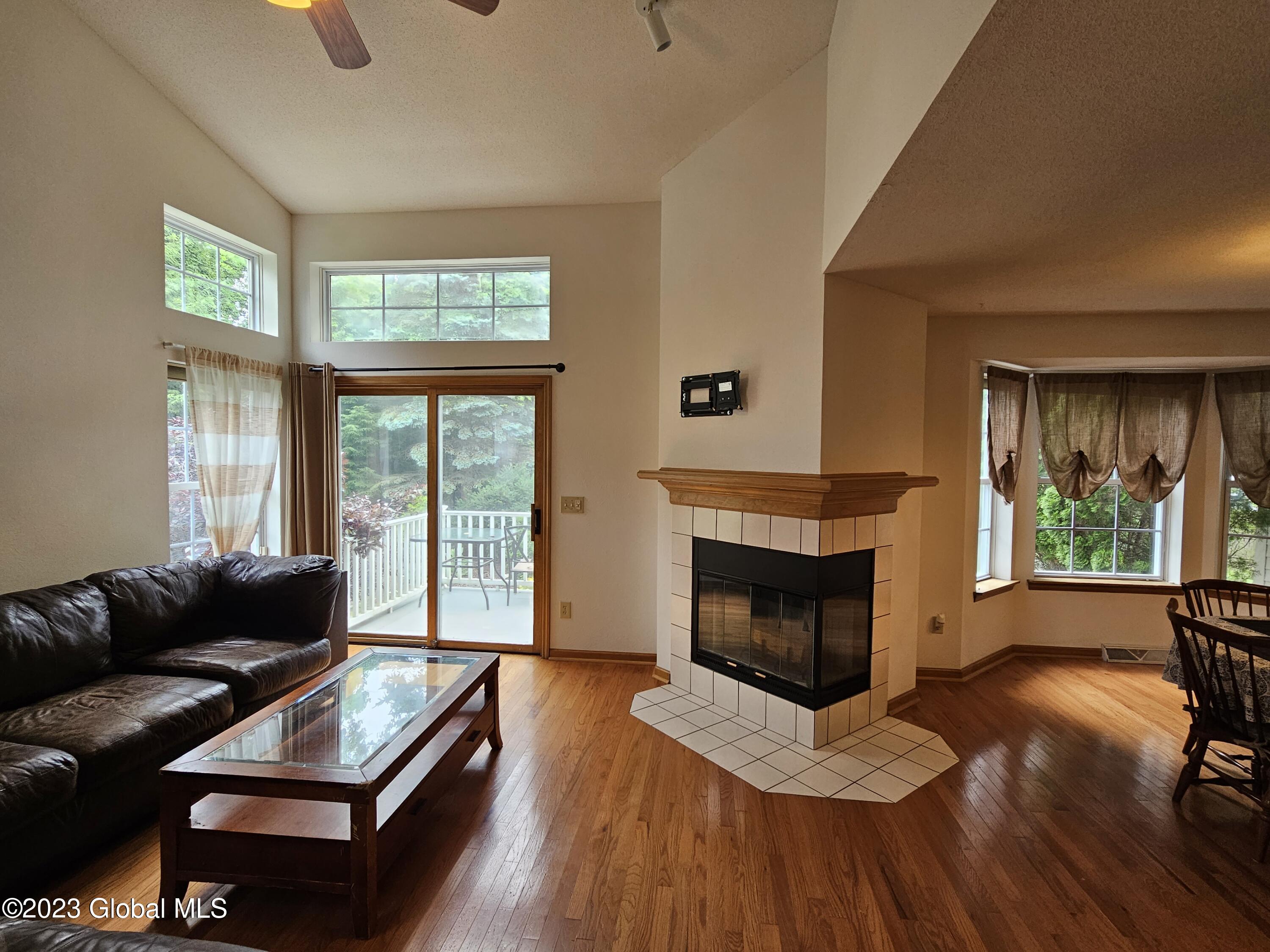 51 Empire Circle