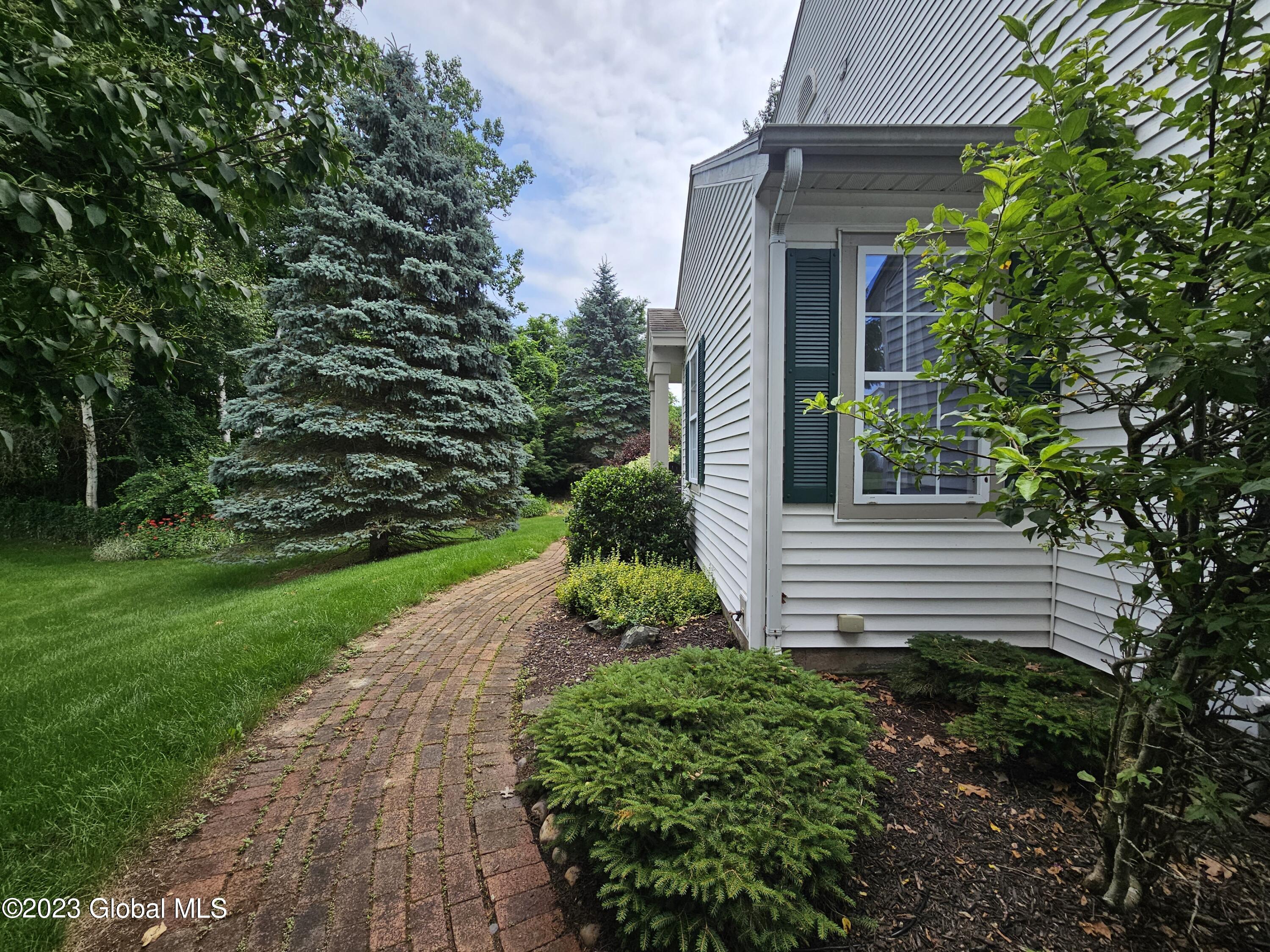 51 Empire Circle