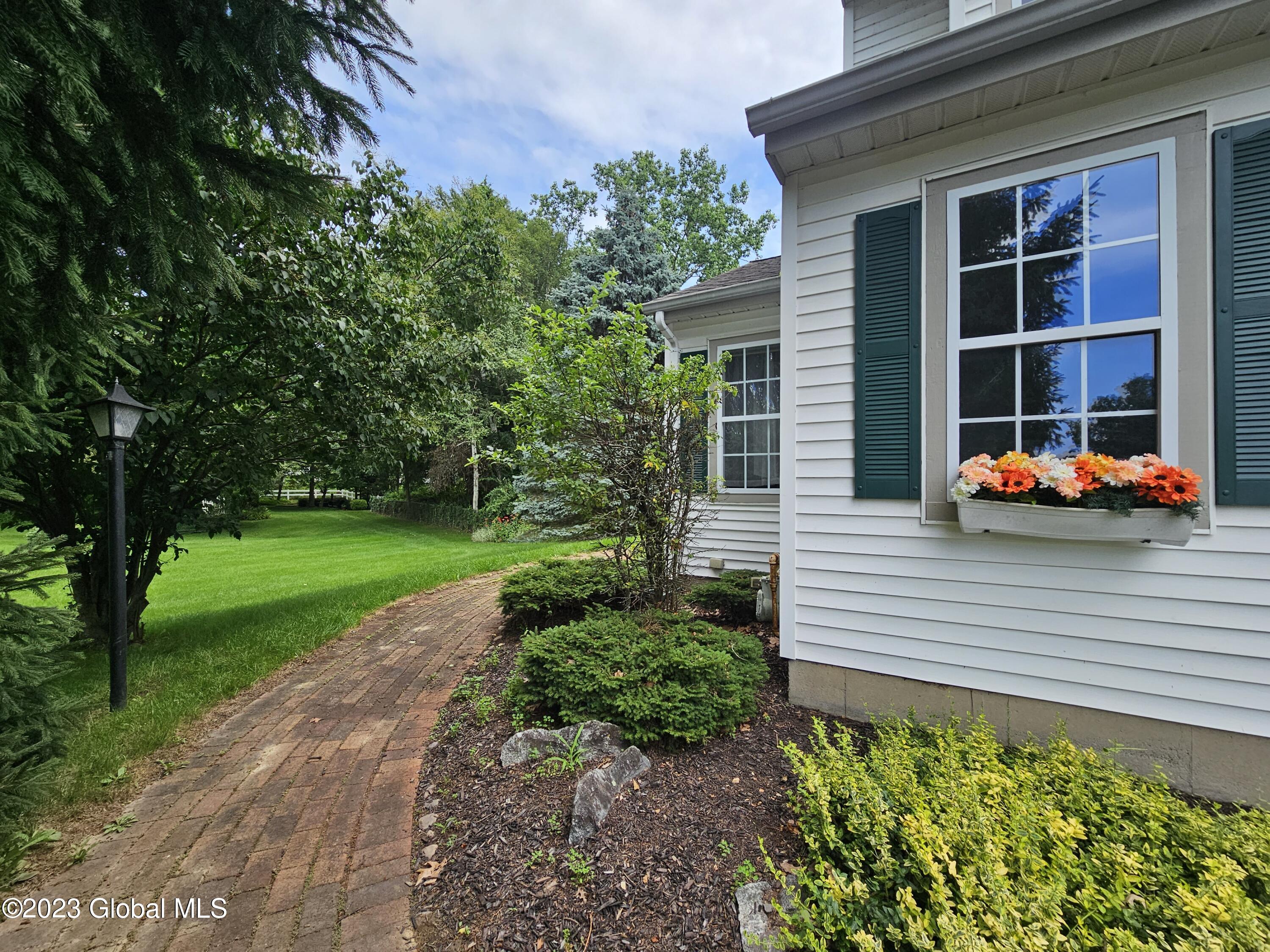 51 Empire Circle