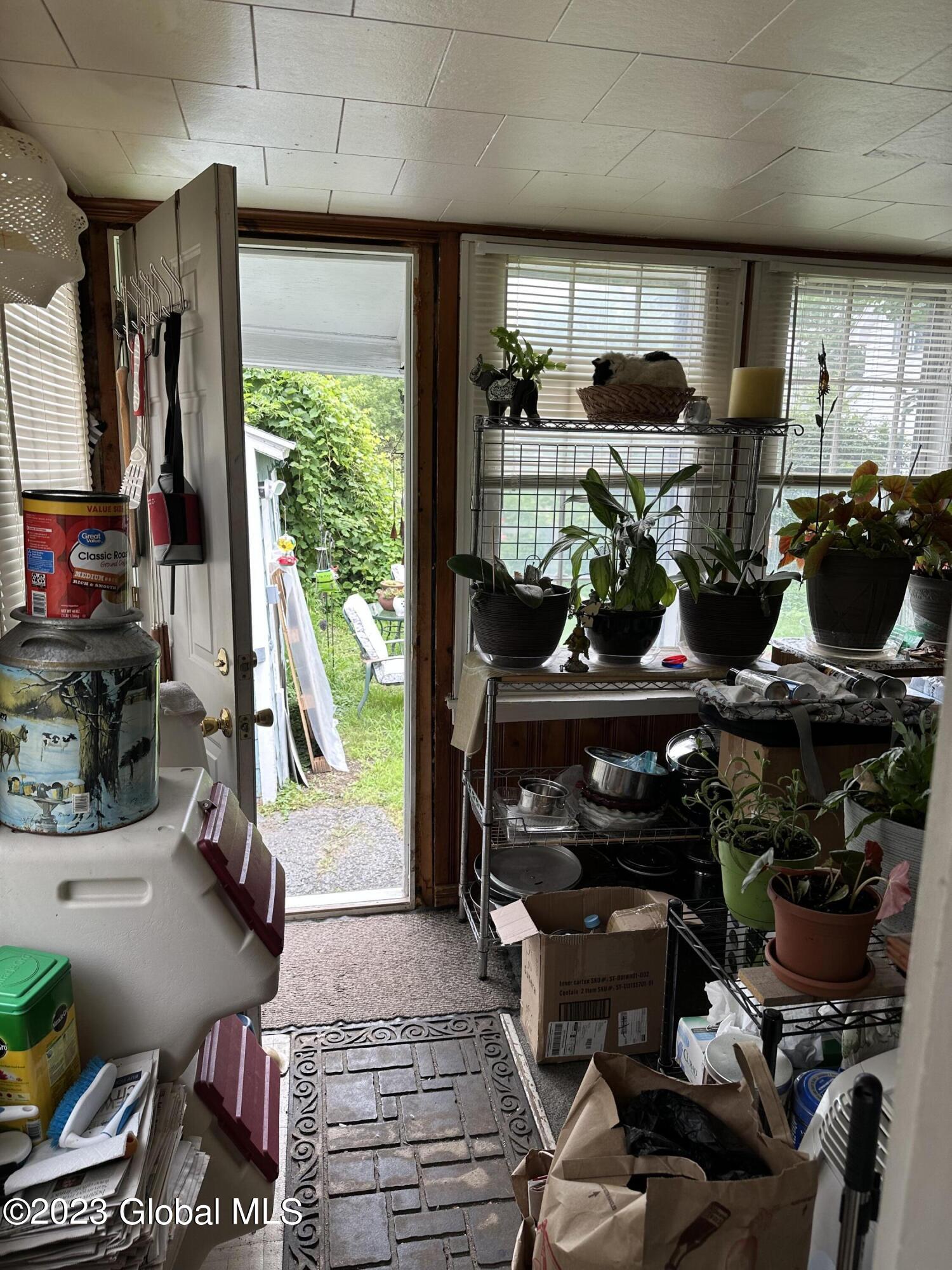4 MAPLE Avenue