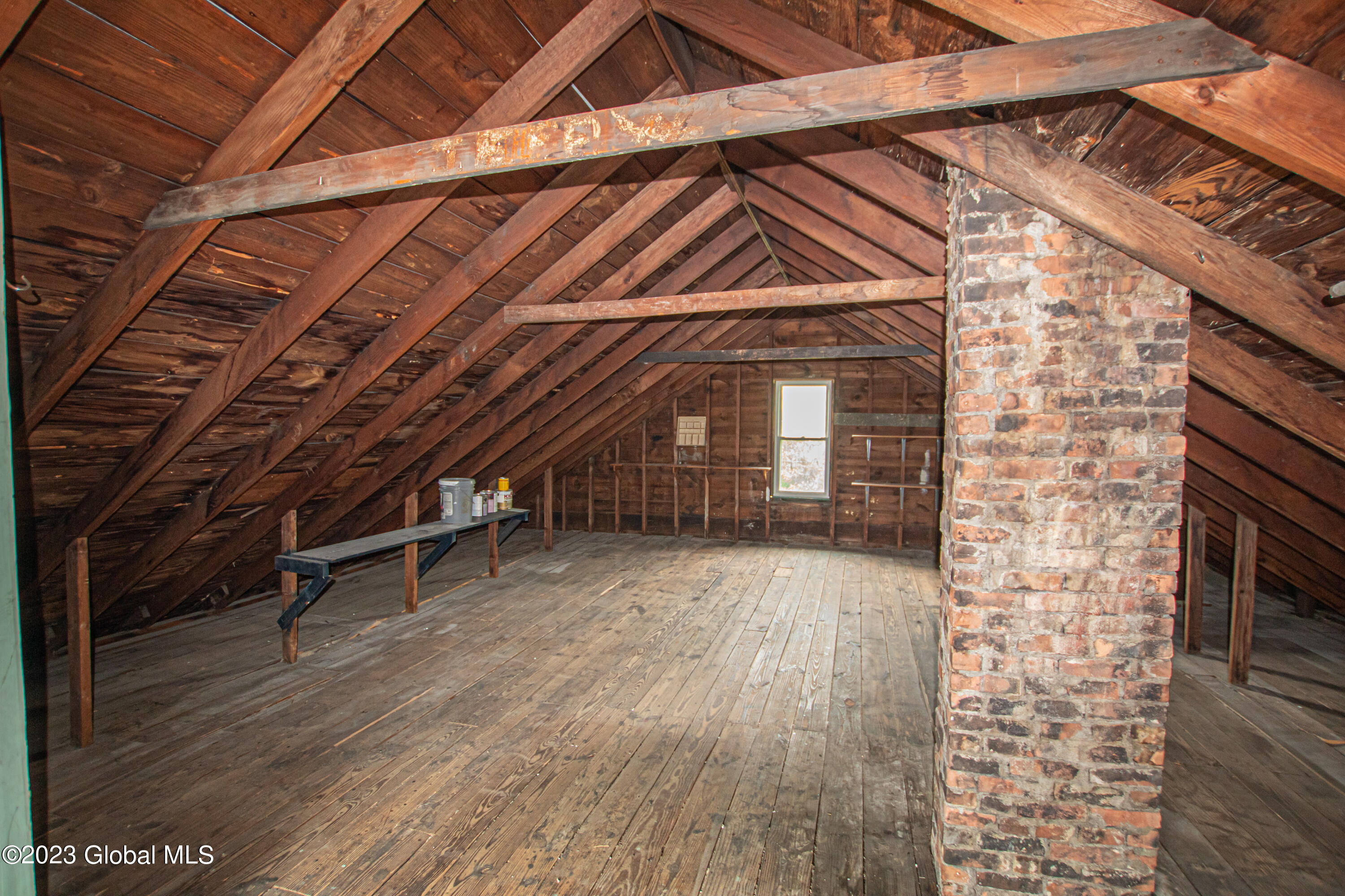 16 Locust Avenue
