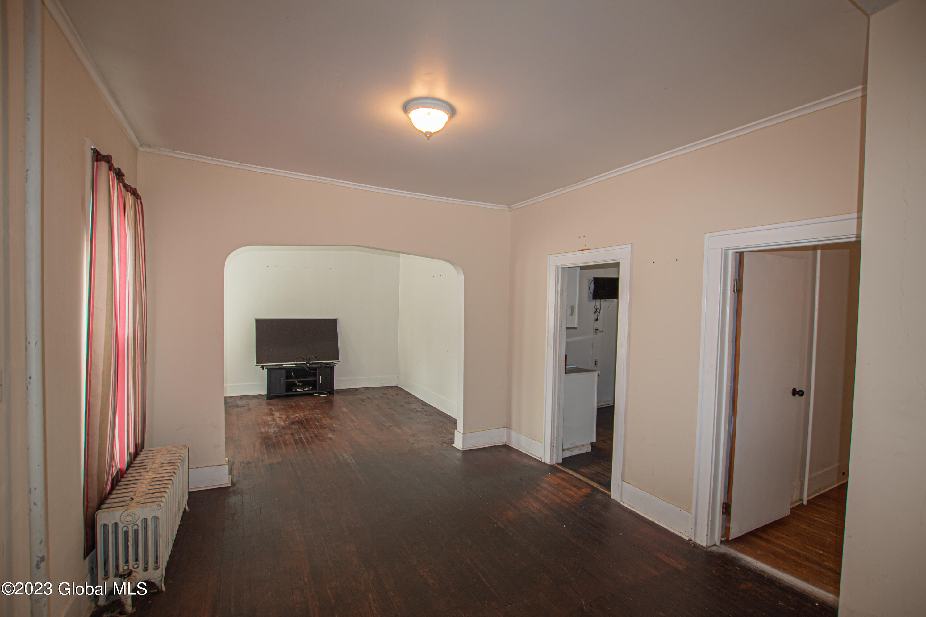 16 Locust Avenue