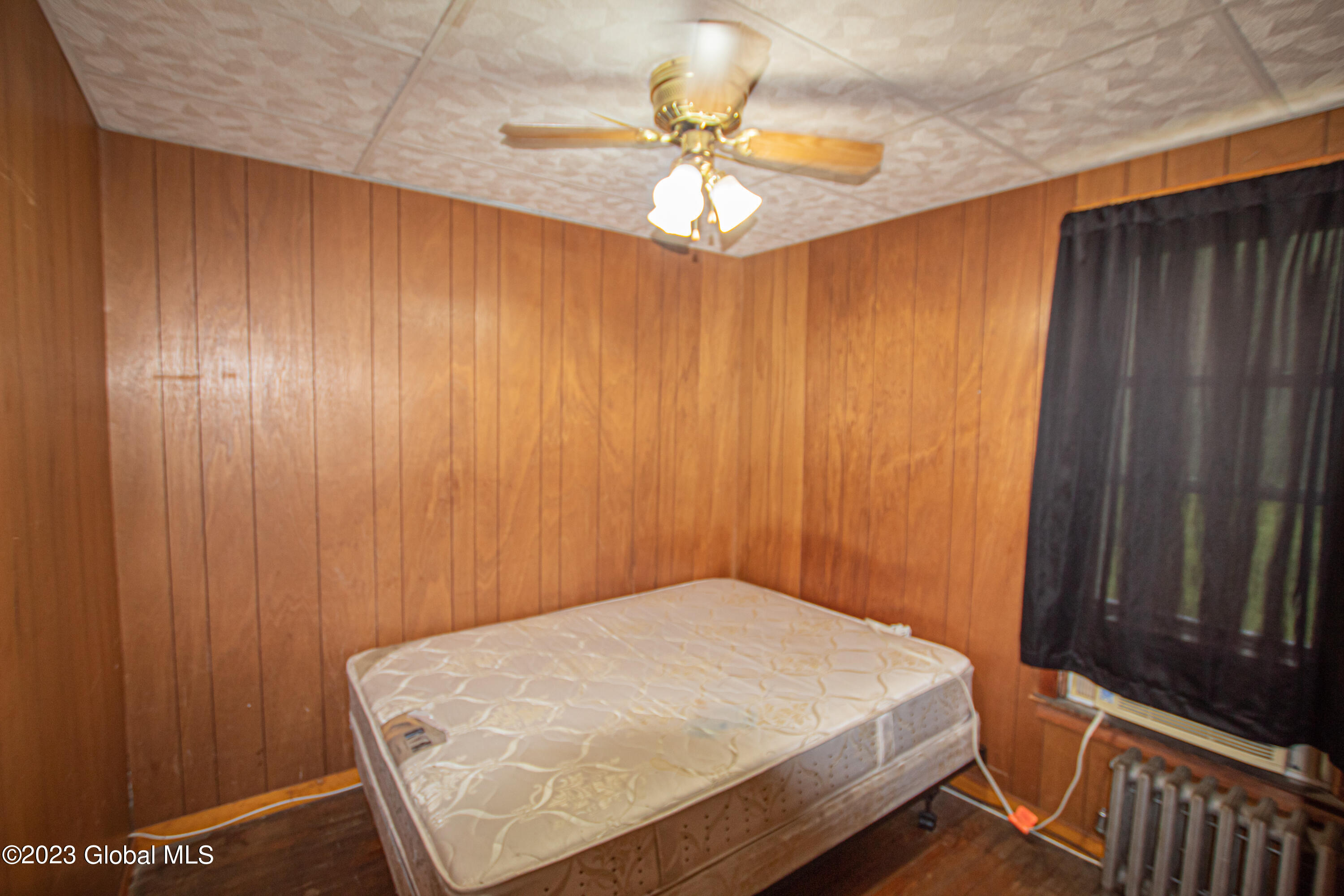 16 Locust Avenue