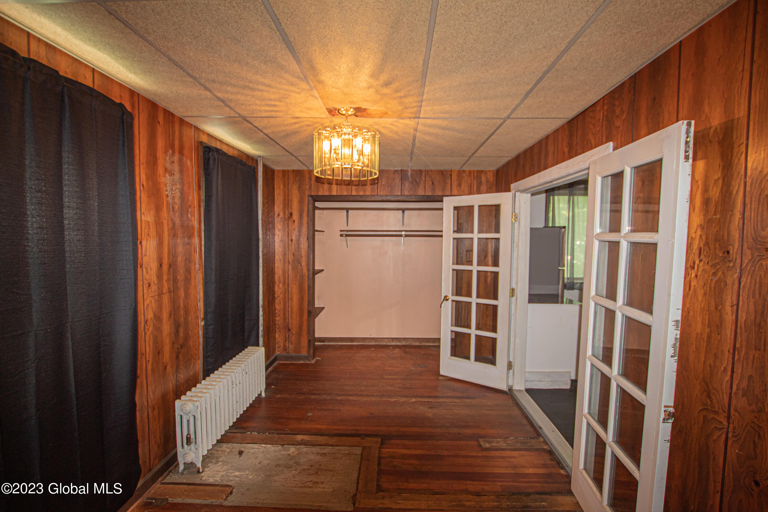 16 Locust Avenue
