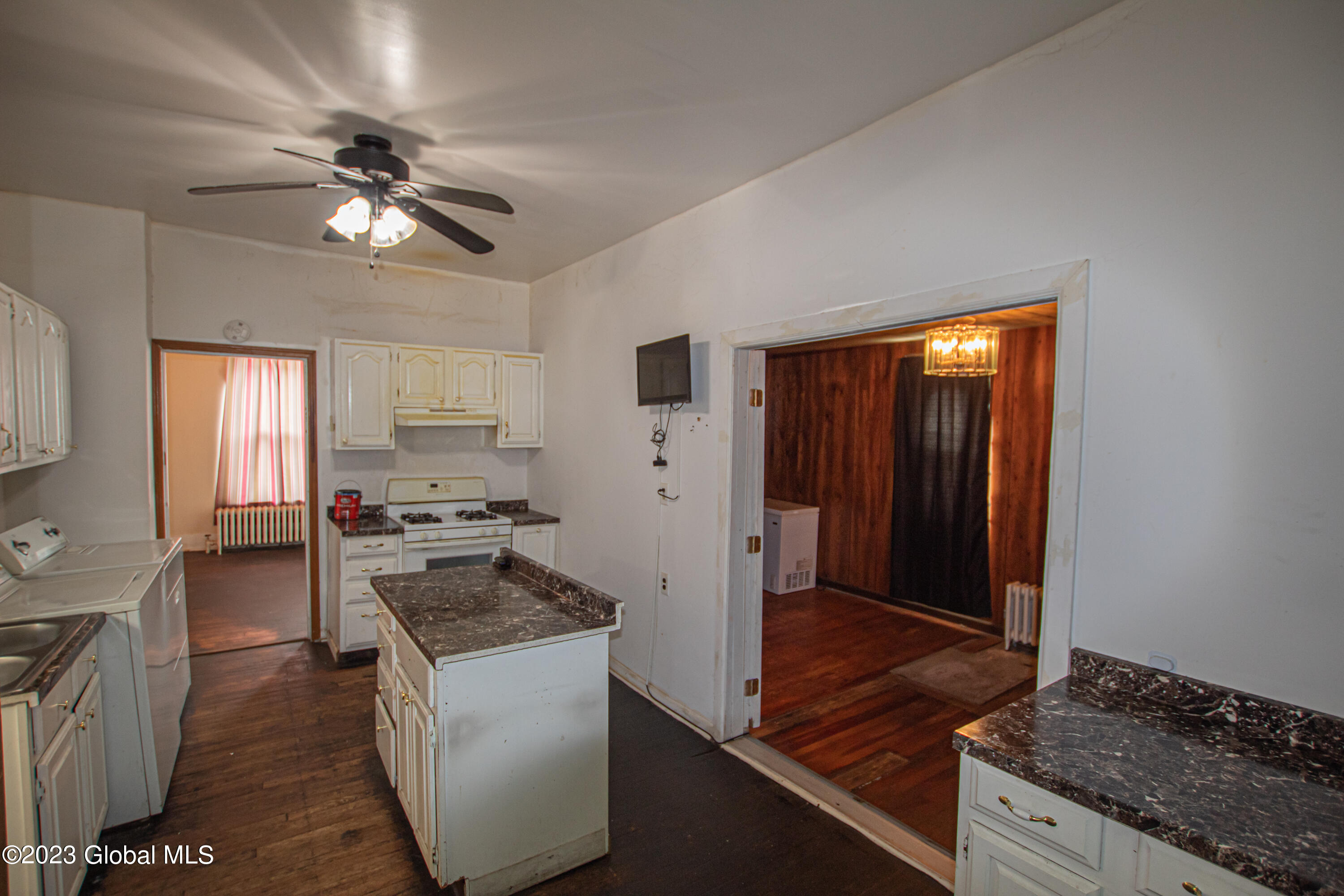 16 Locust Avenue