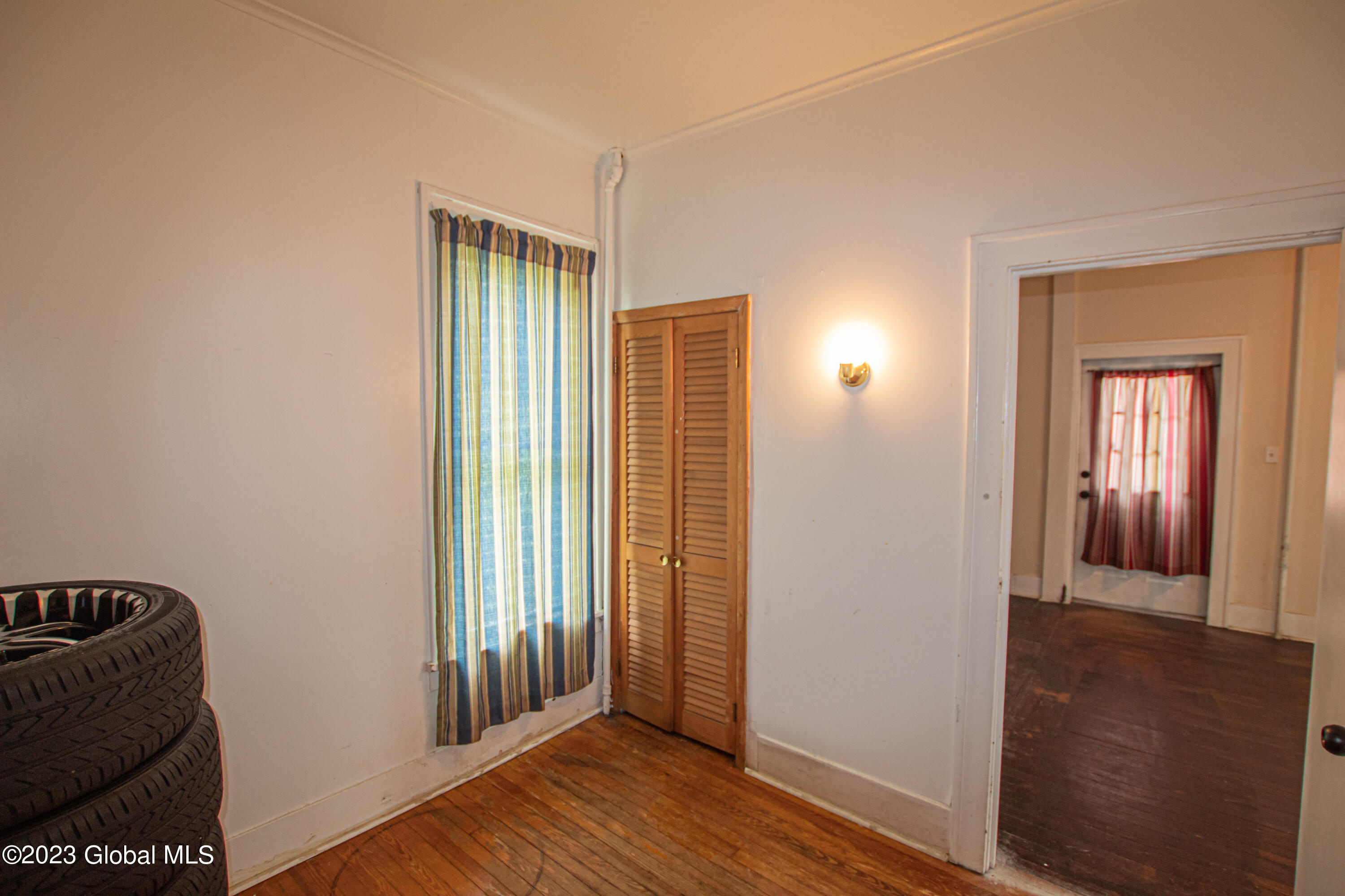 16 Locust Avenue