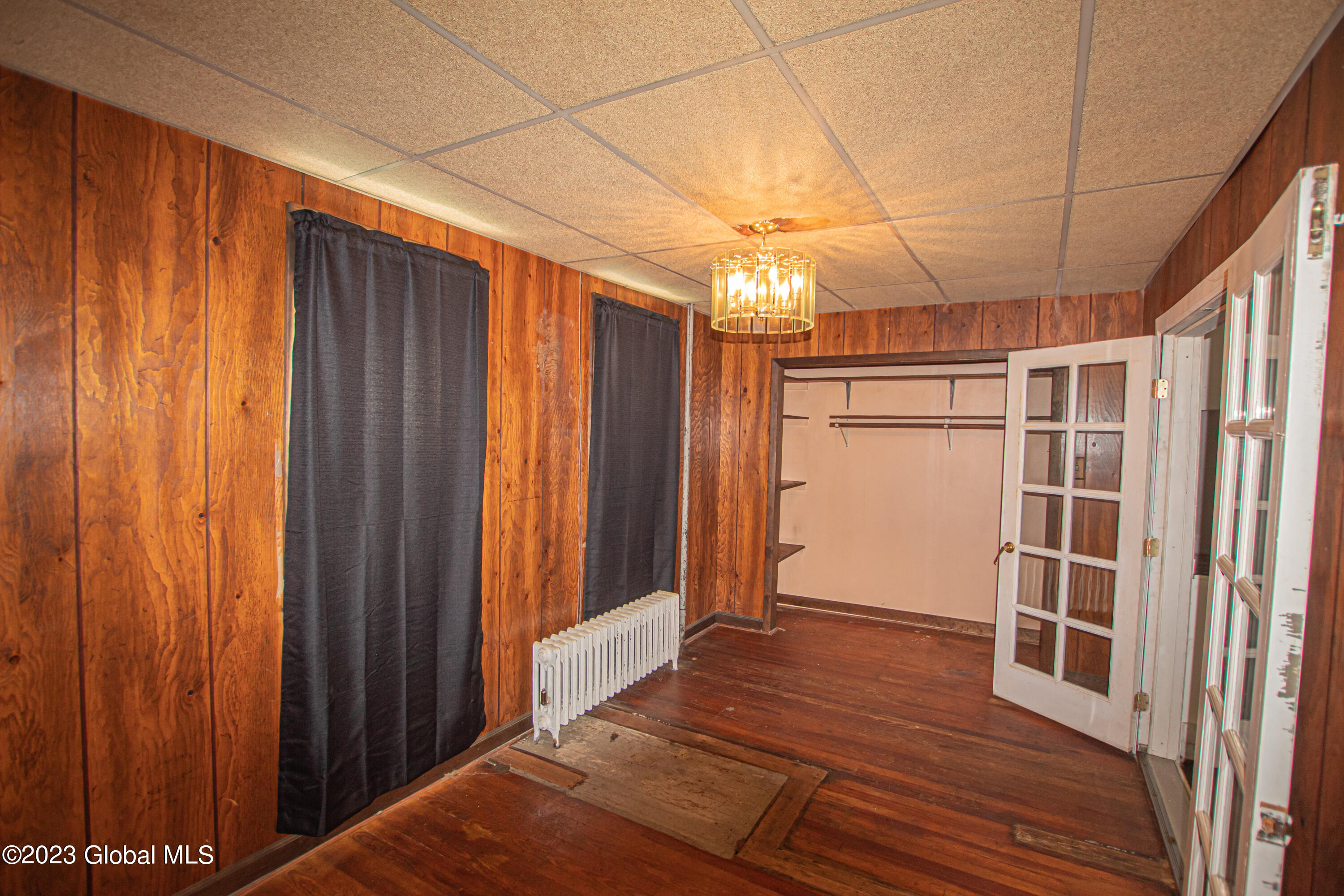 16 Locust Avenue