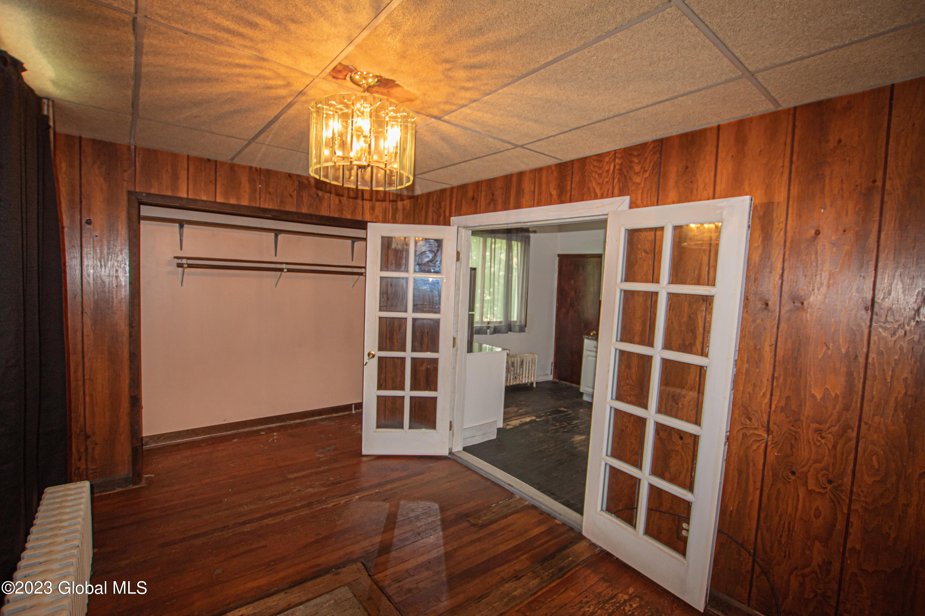 16 Locust Avenue