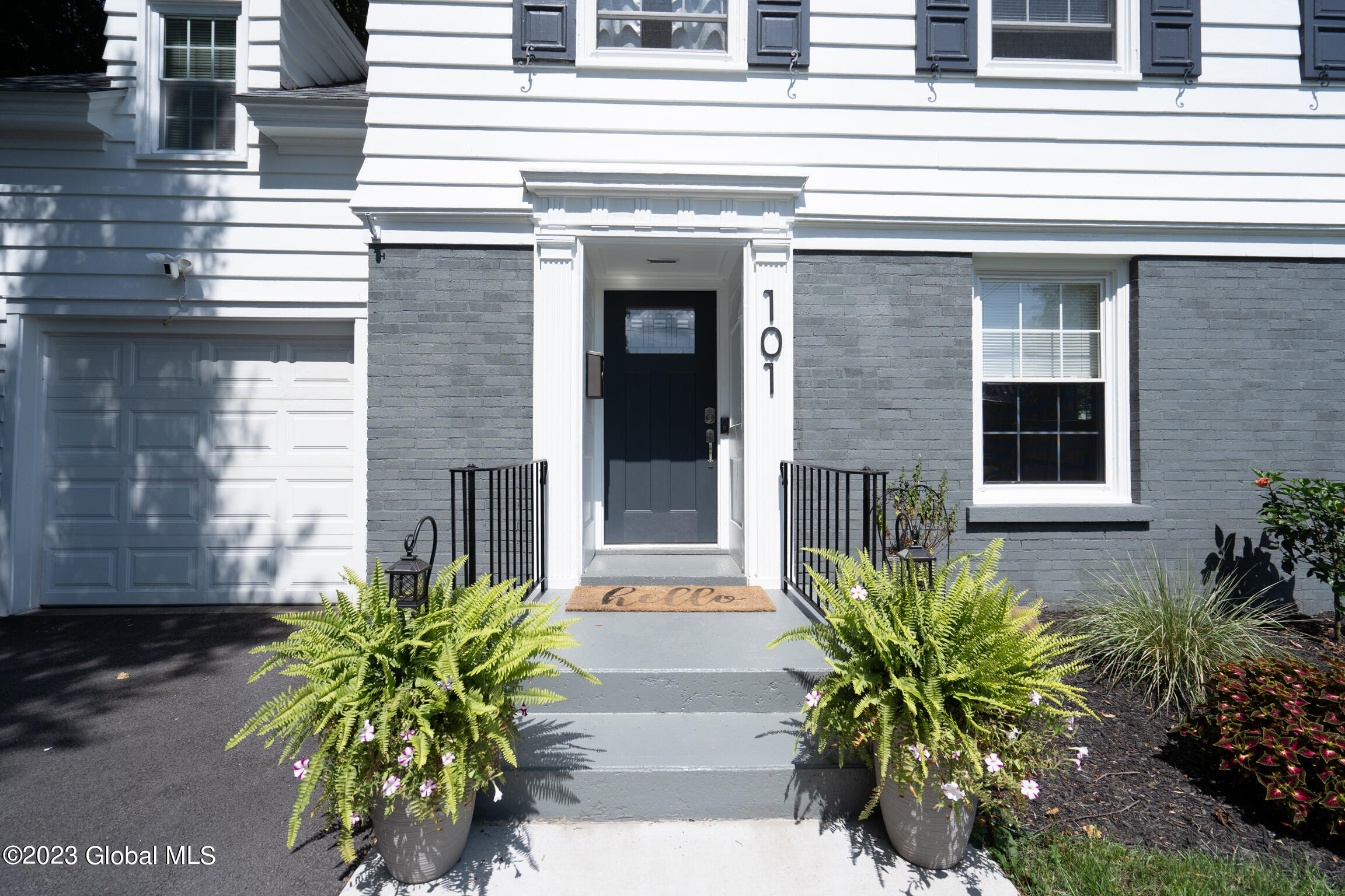 101 W Fourth Avenue