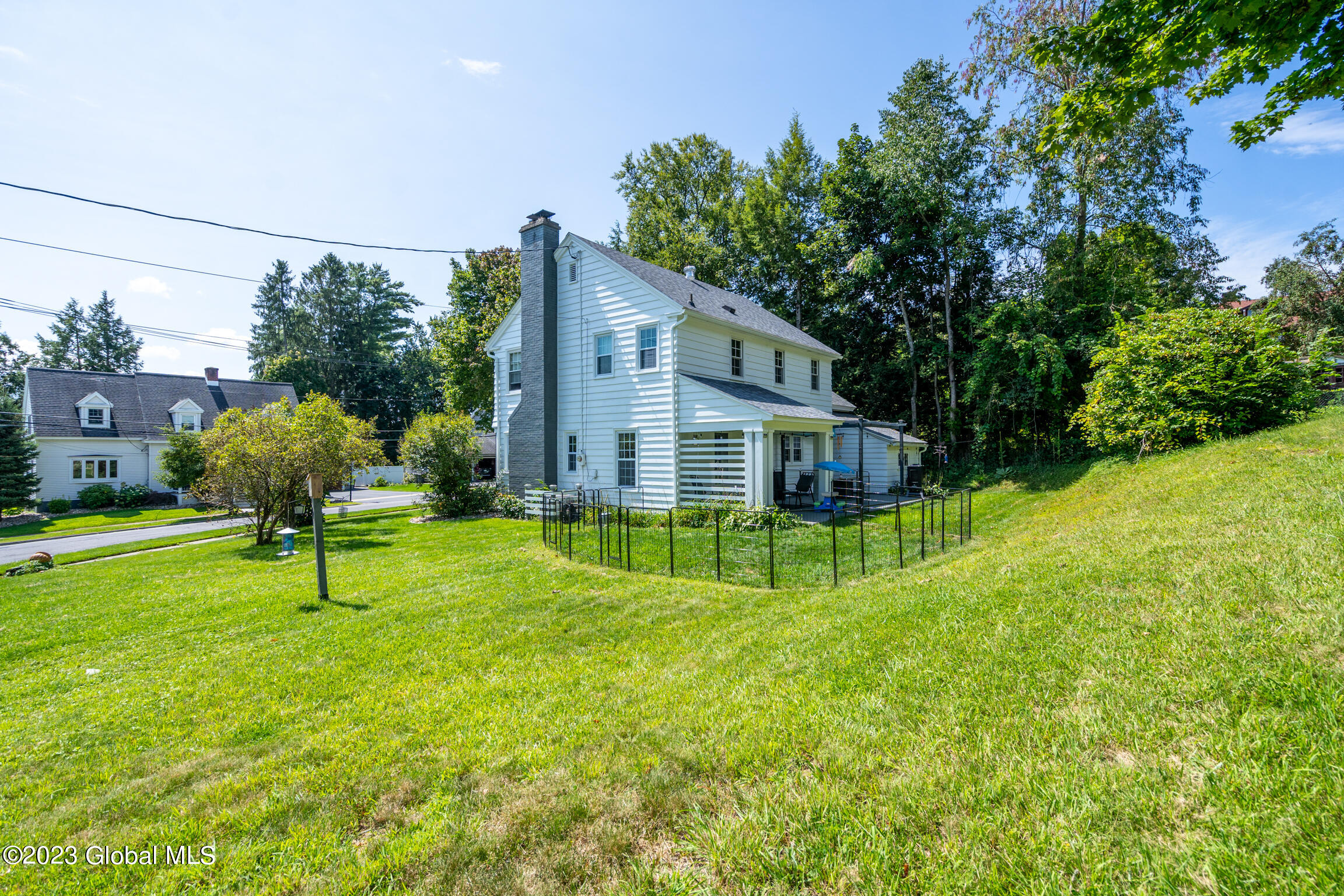 101 W Fourth Avenue