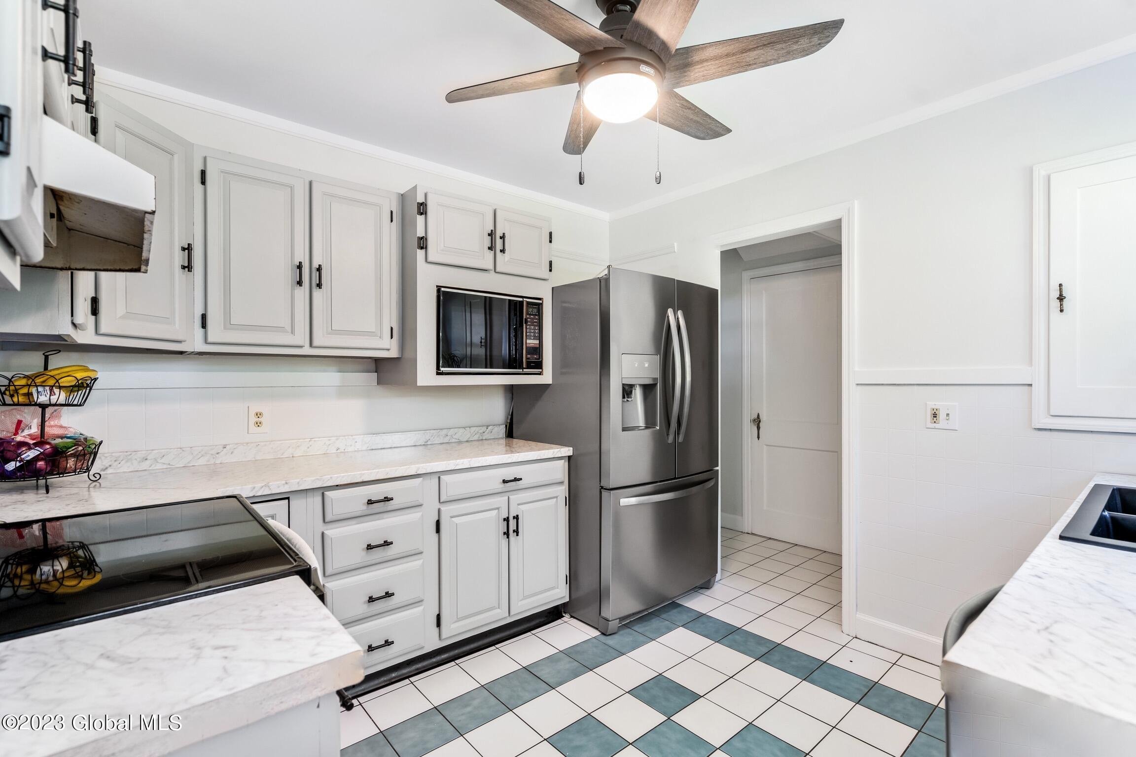 101 W Fourth Avenue