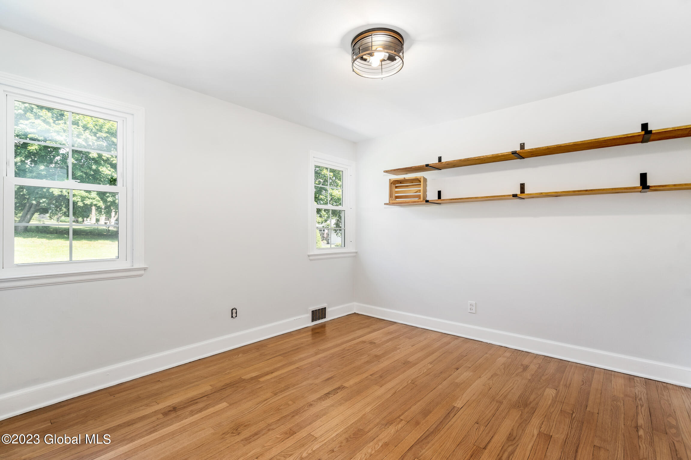 101 W Fourth Avenue