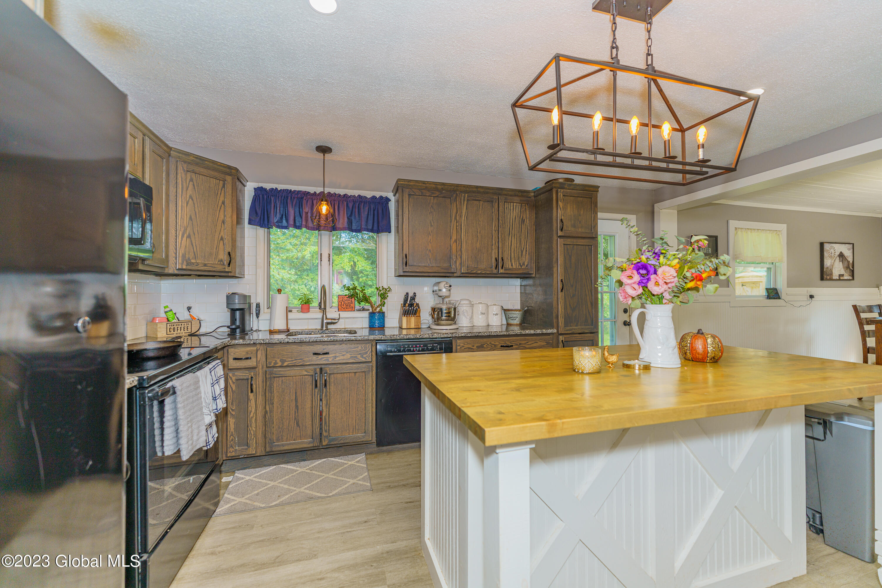 1554 Thompsons Lake Road