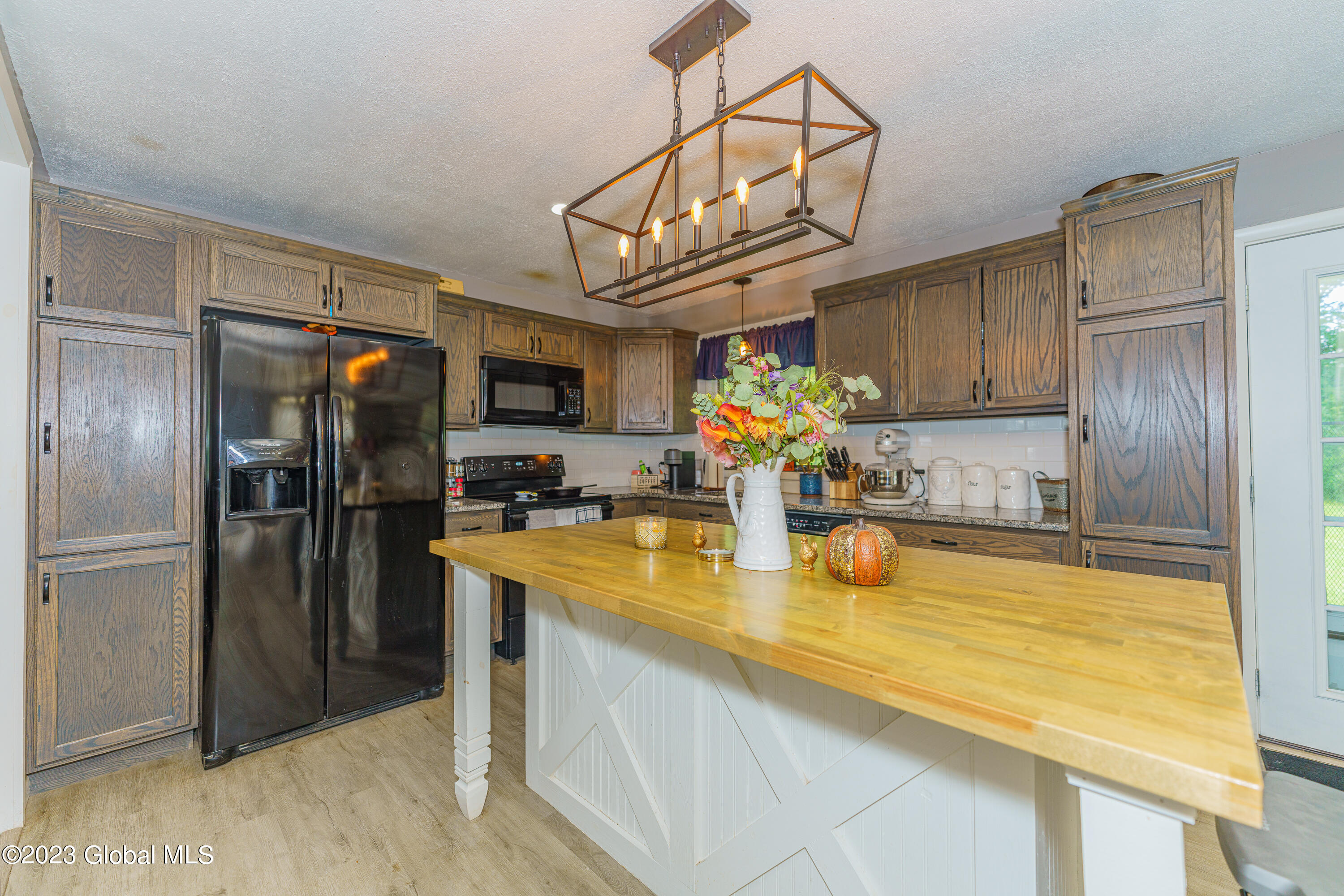 1554 Thompsons Lake Road