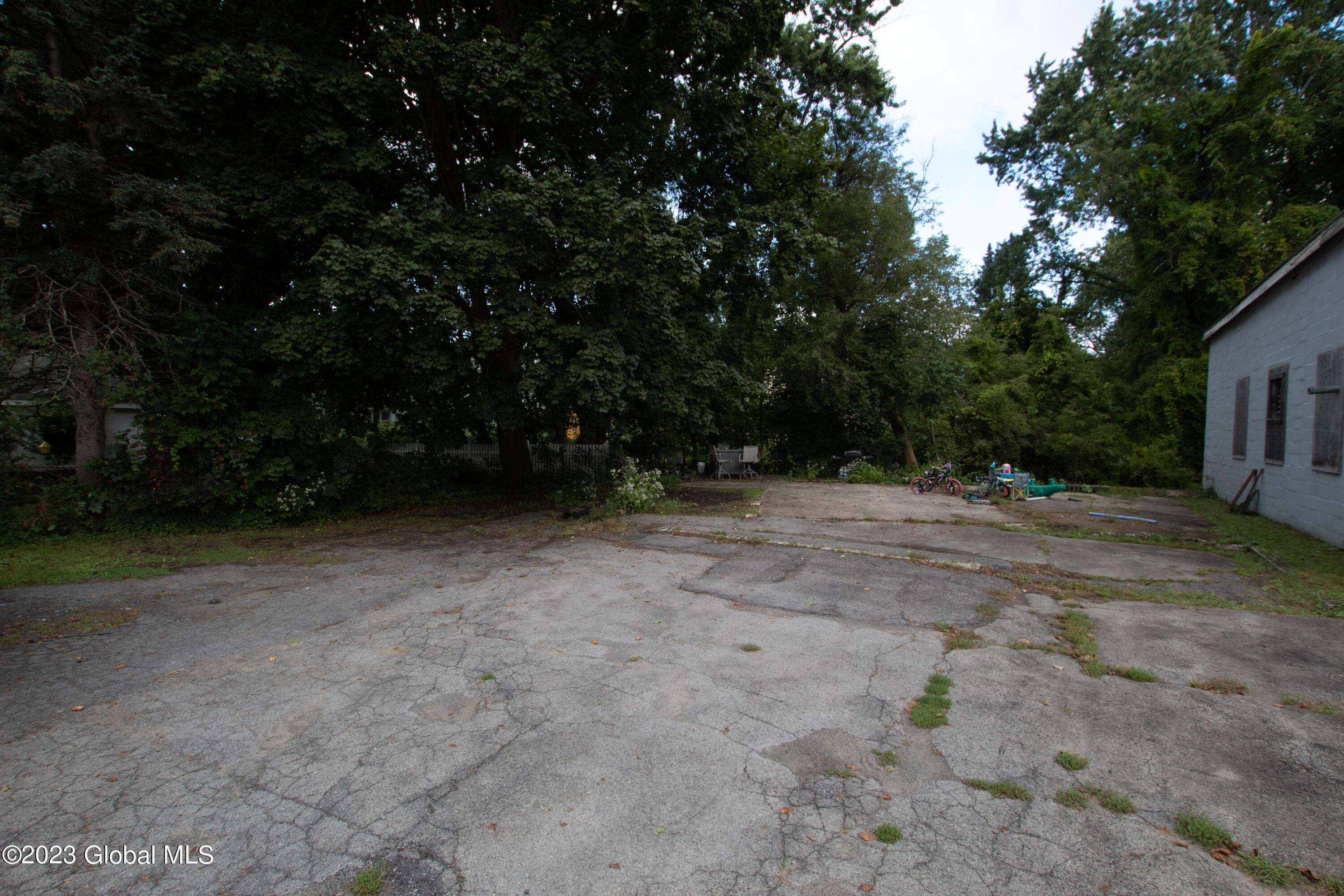 74 W 8th Avenue