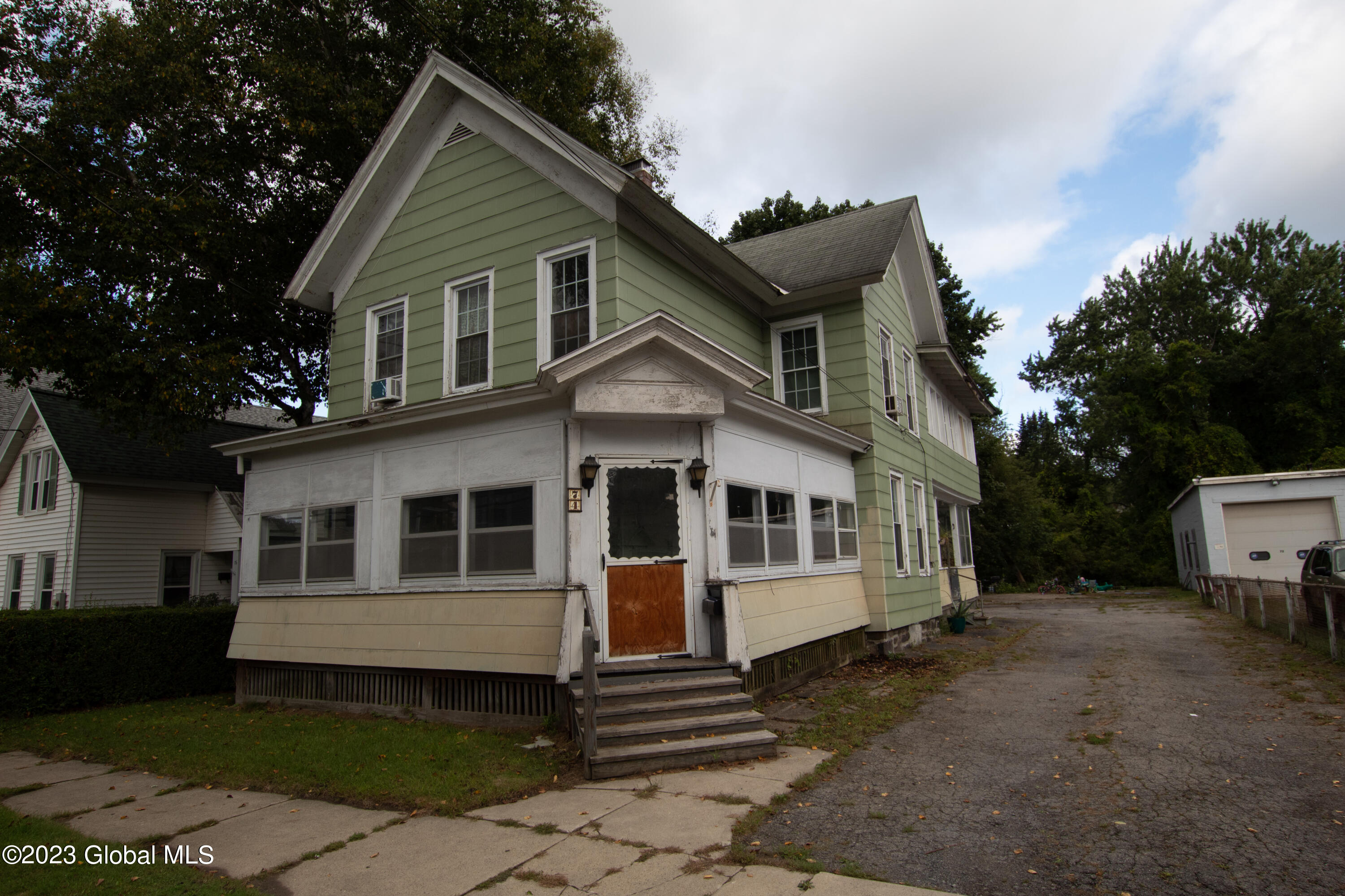 74 W 8th Avenue
