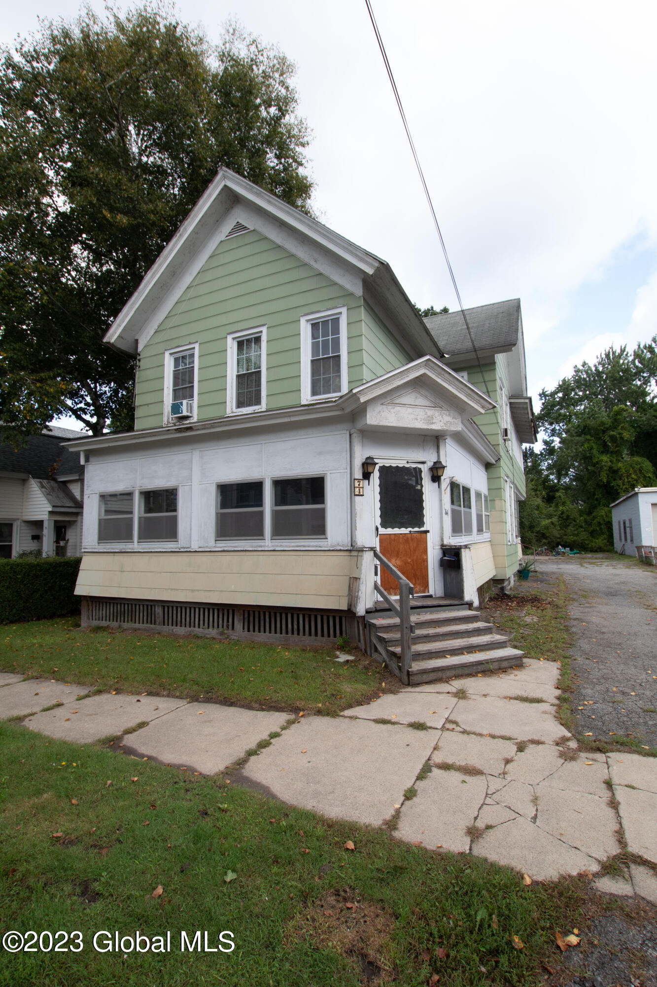 74 W 8th Avenue