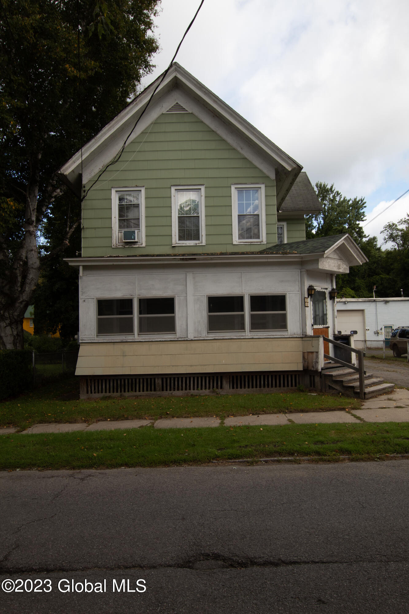 74 W 8th Avenue