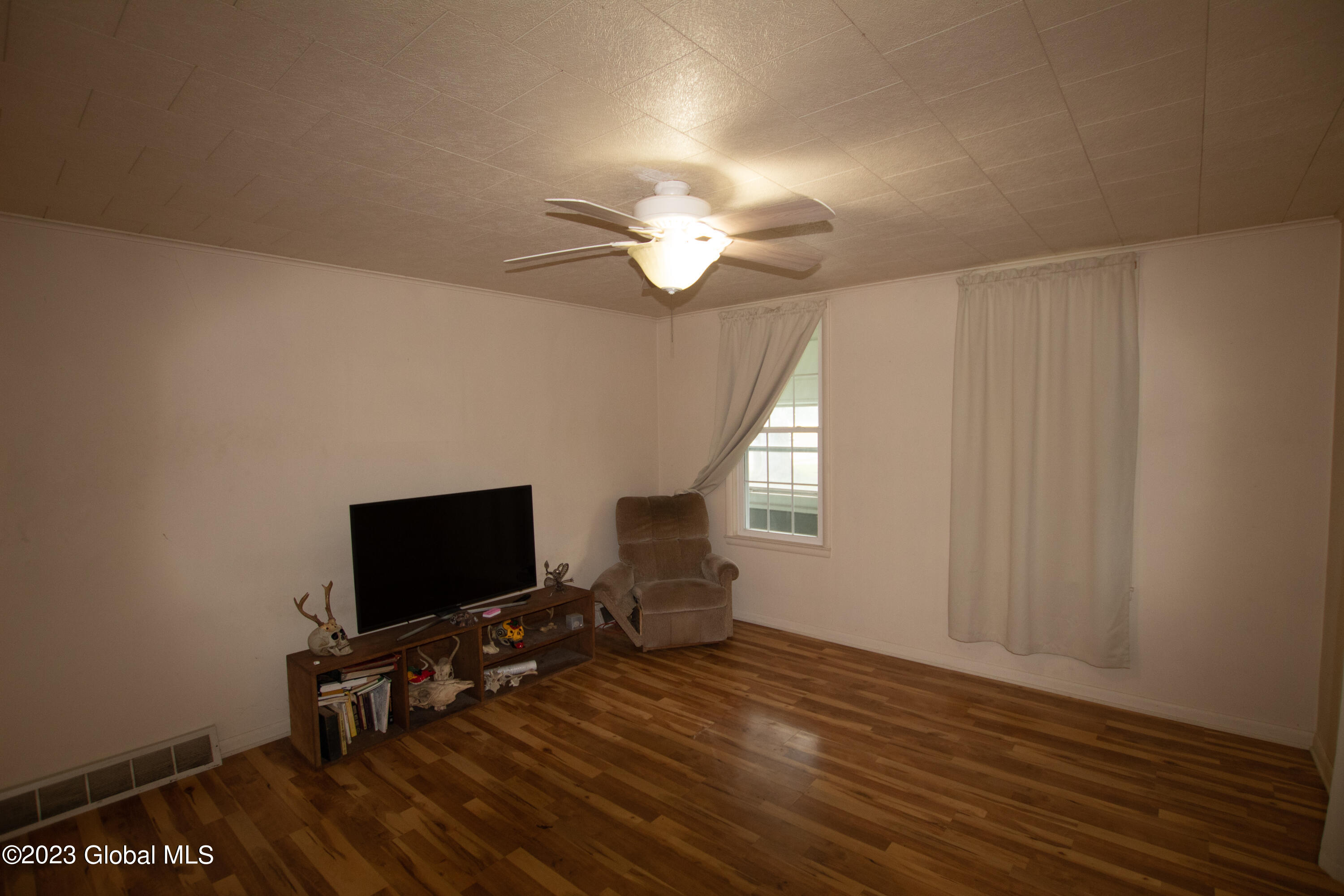 74 W 8th Avenue