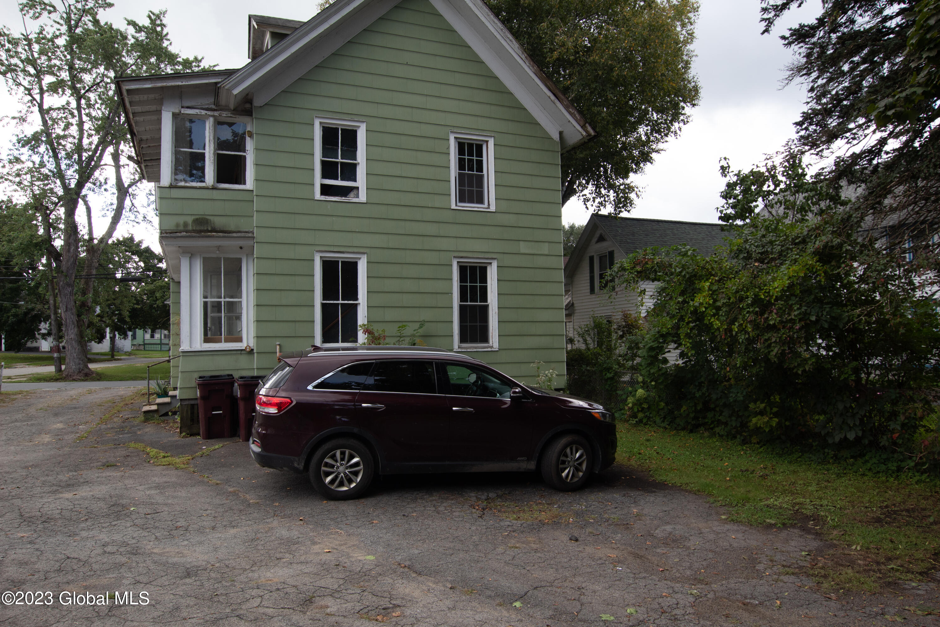 74 W 8th Avenue