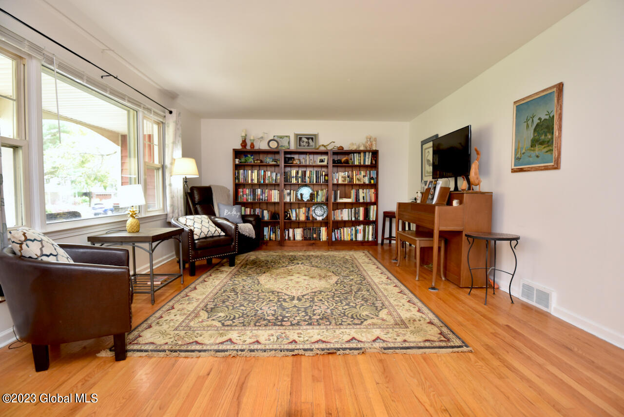2133 Orchard Park Drive