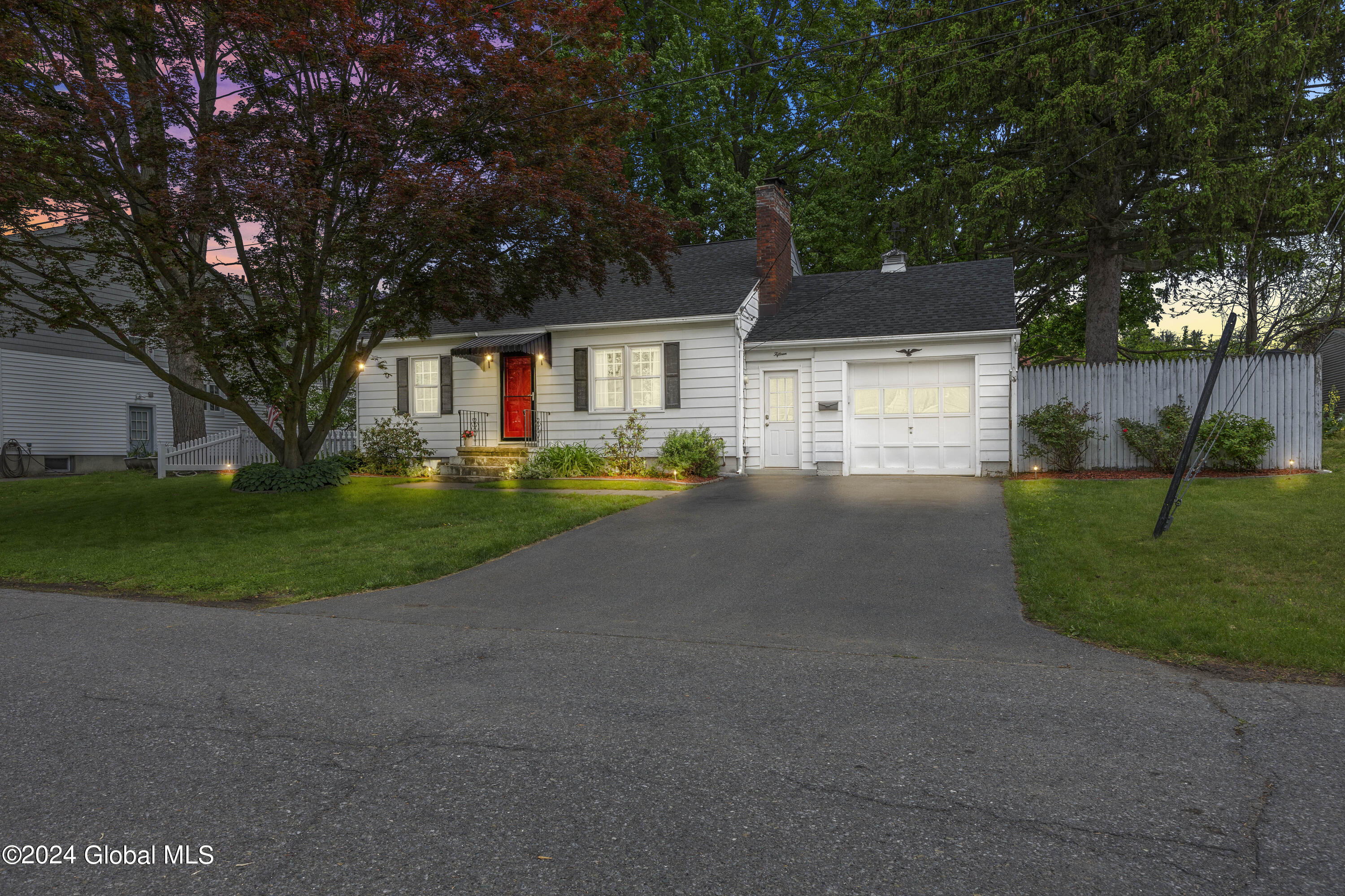 15 Avon Place