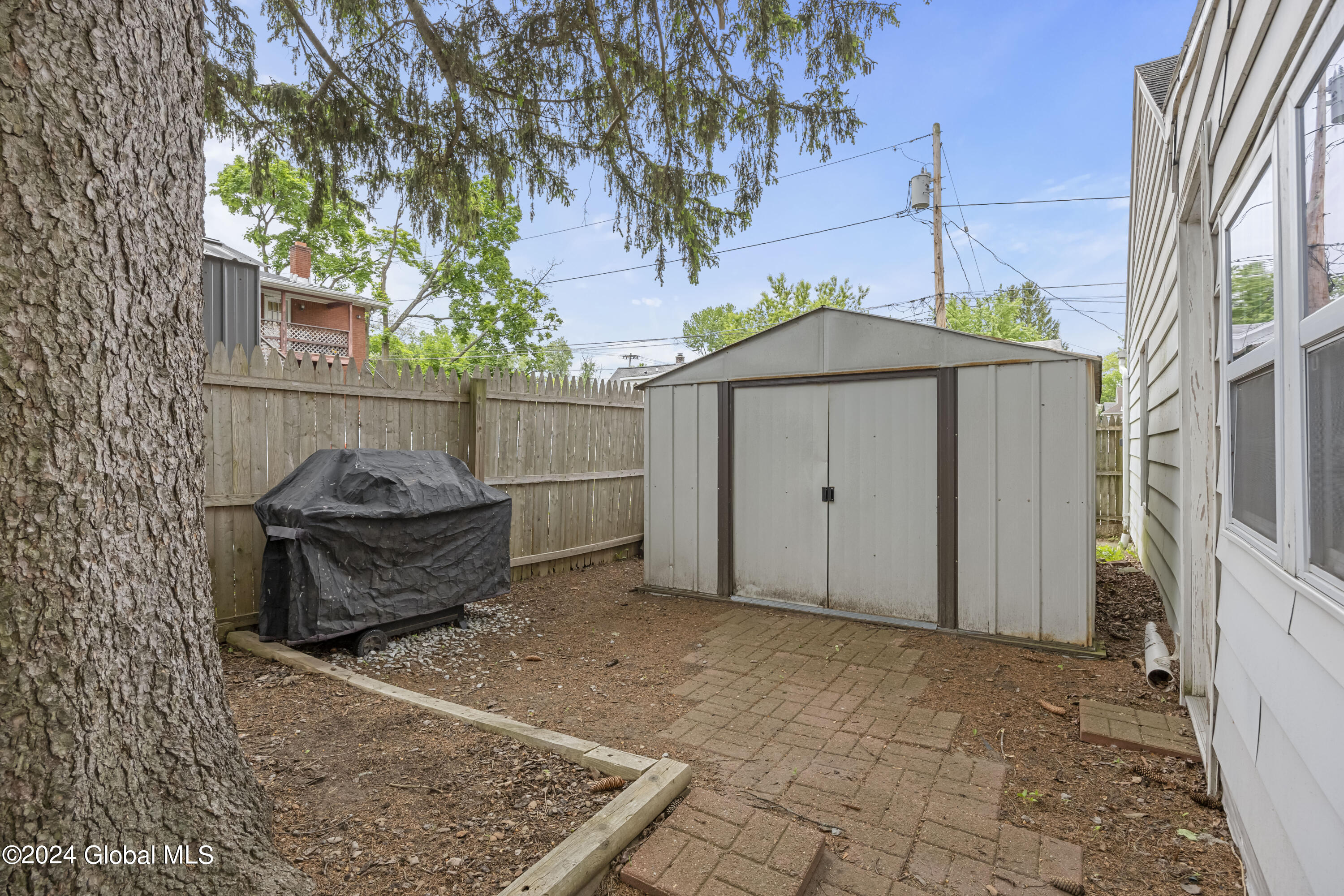15 Avon Place