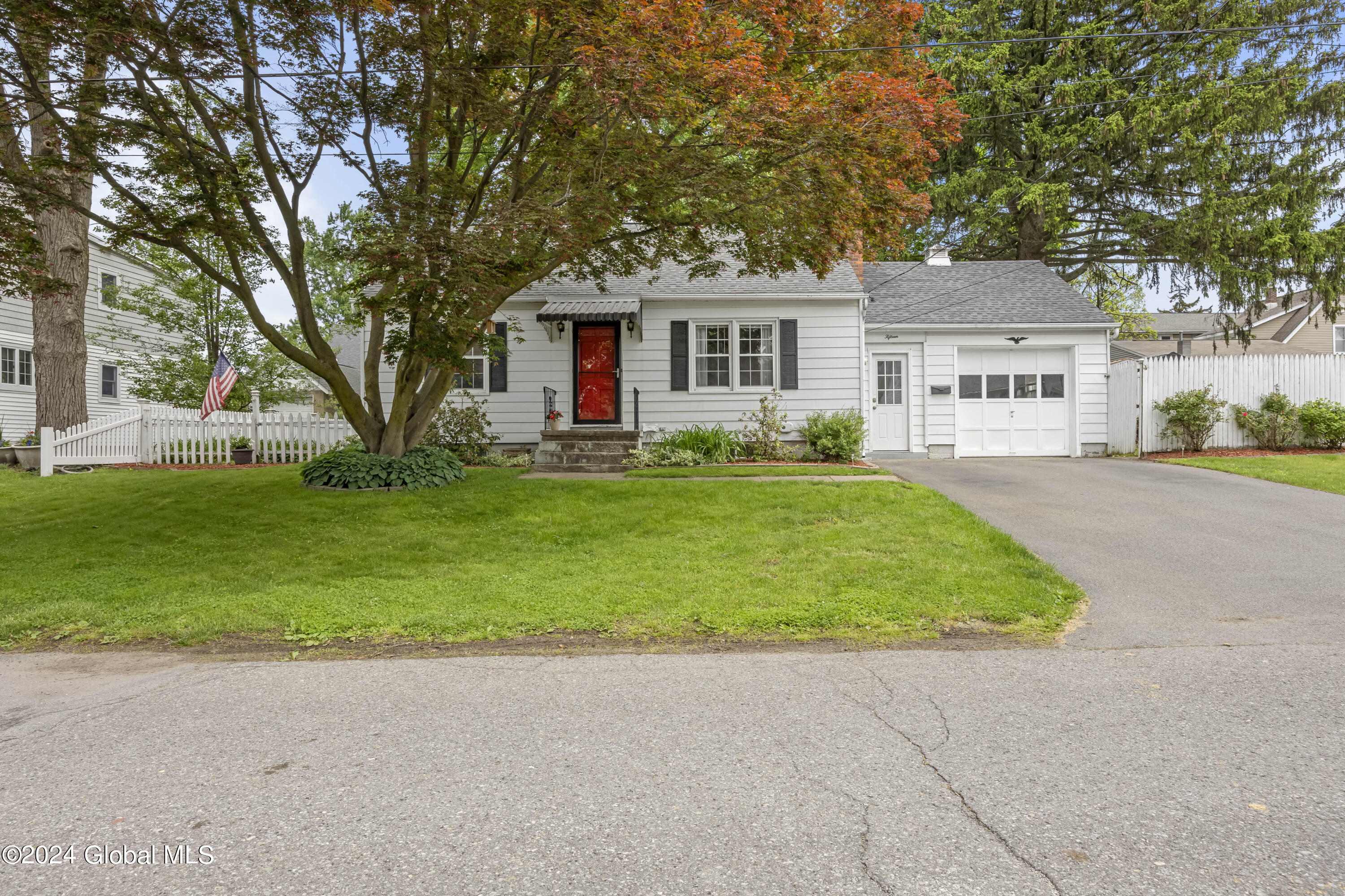 15 Avon Place