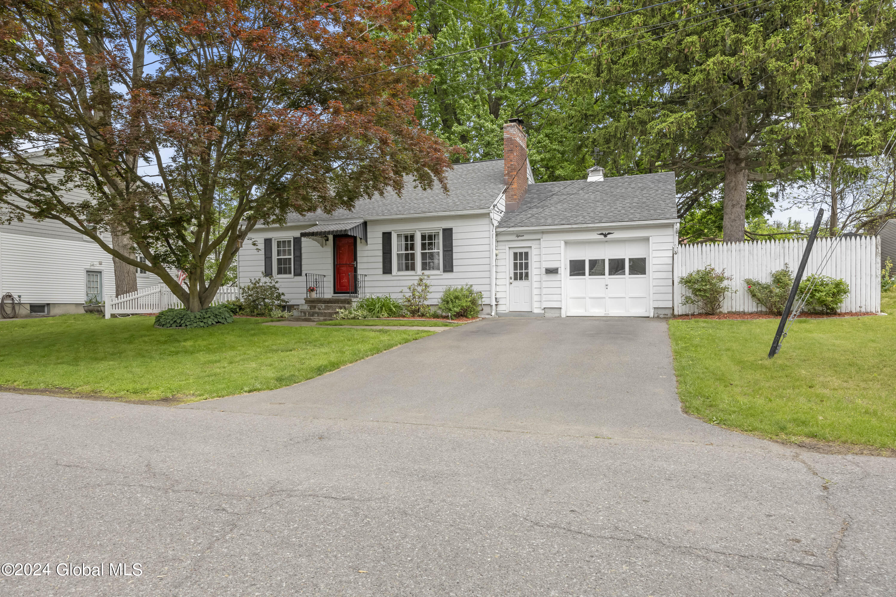 15 Avon Place