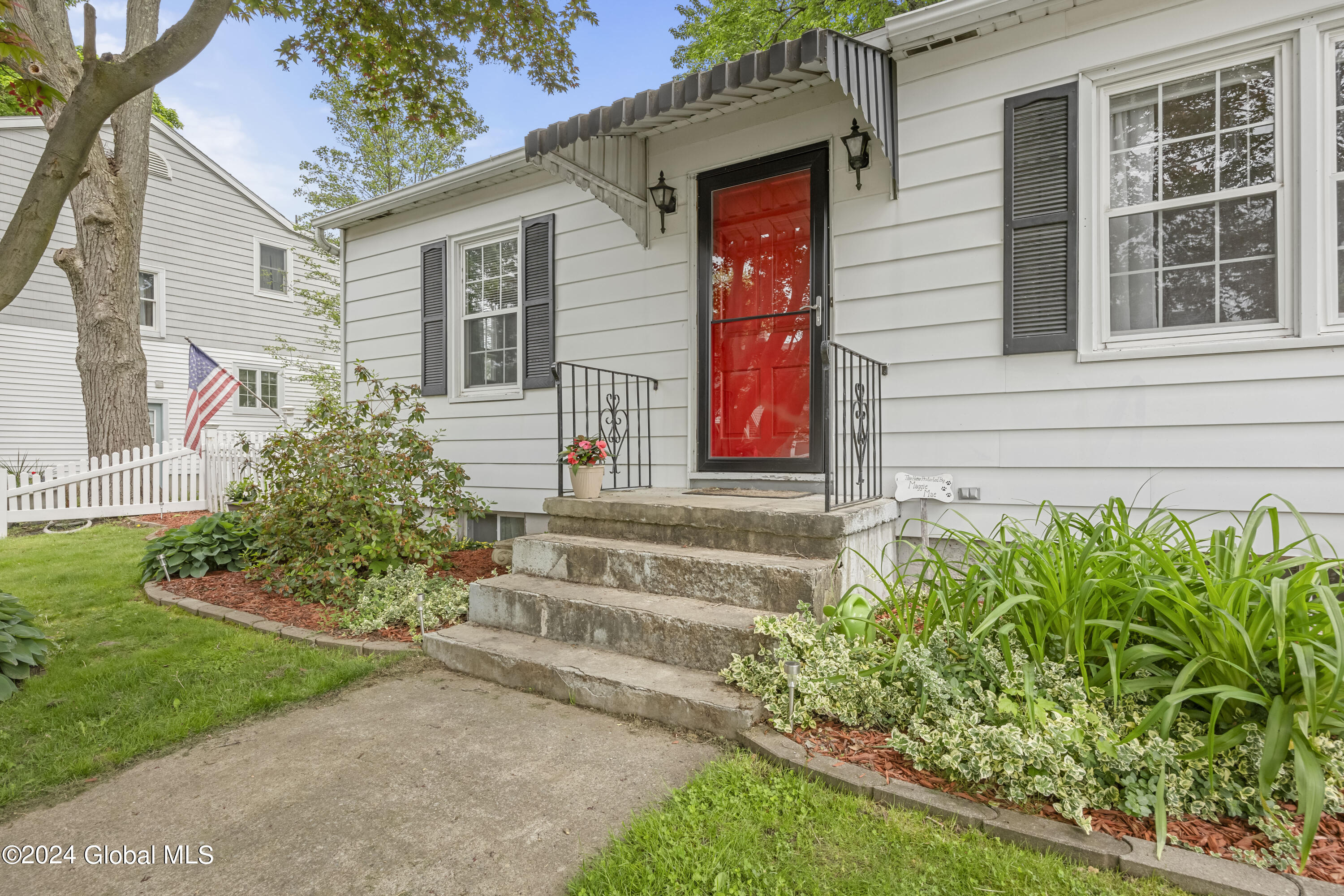 15 Avon Place