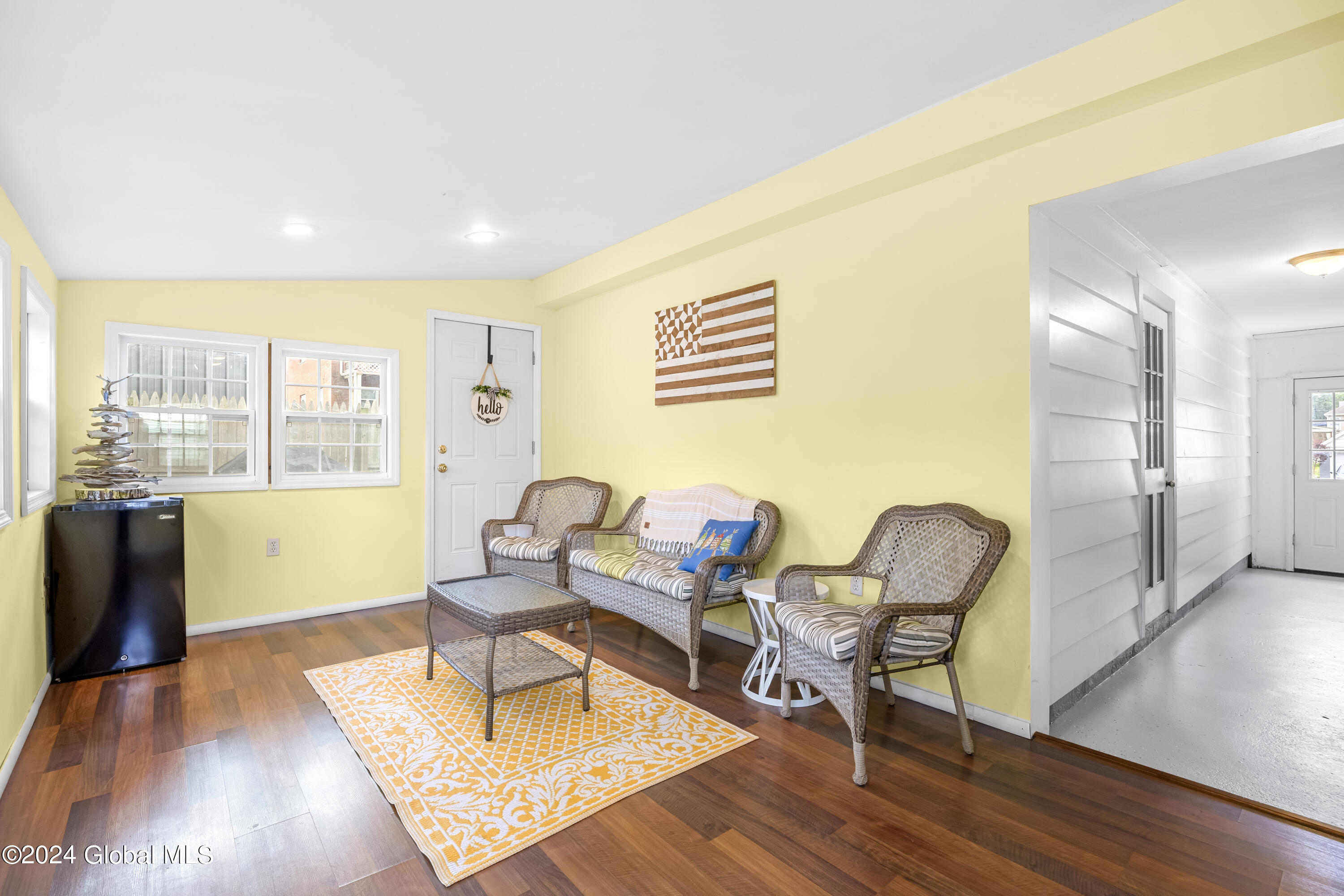 15 Avon Place