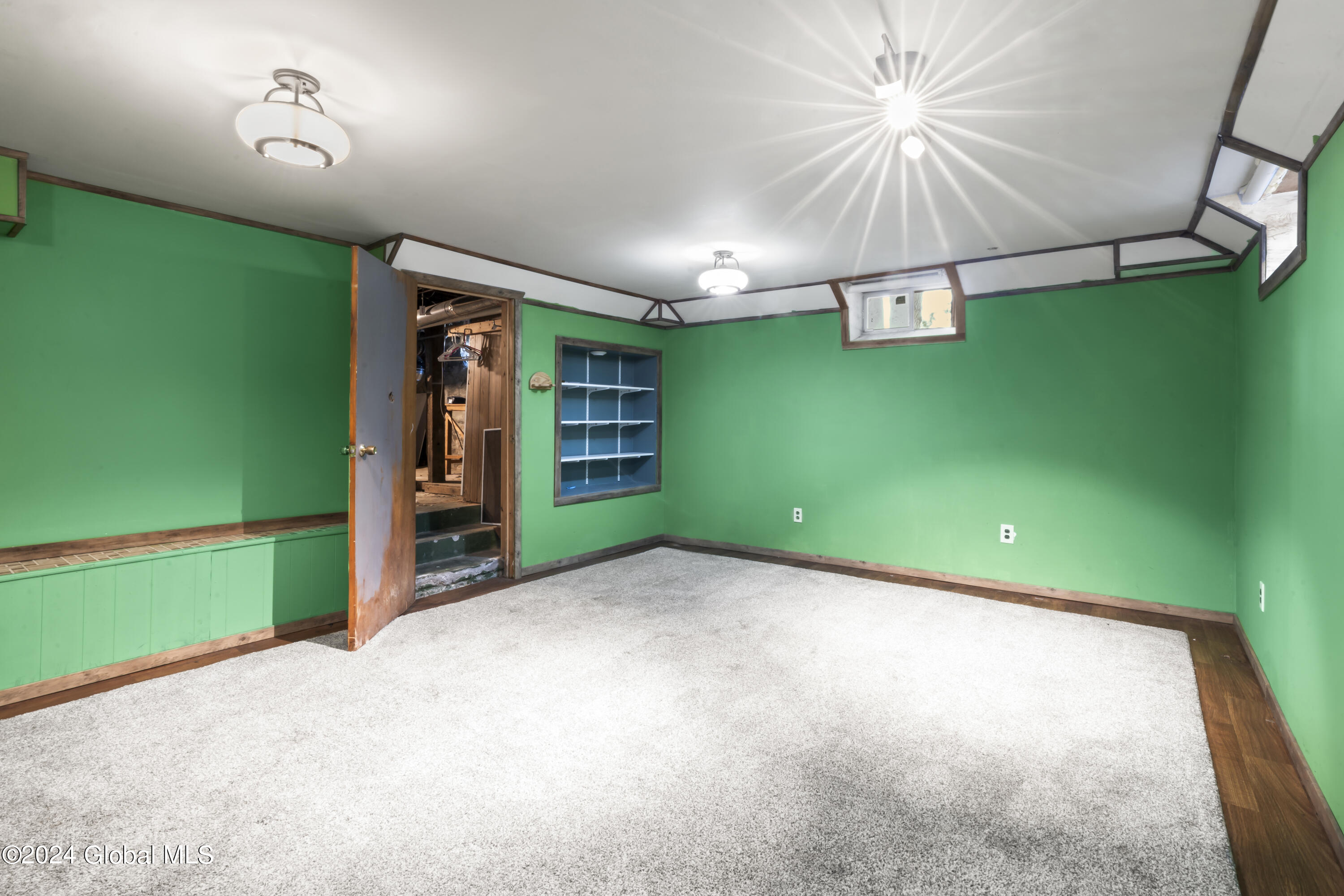 46 Bloomingdale Avenue