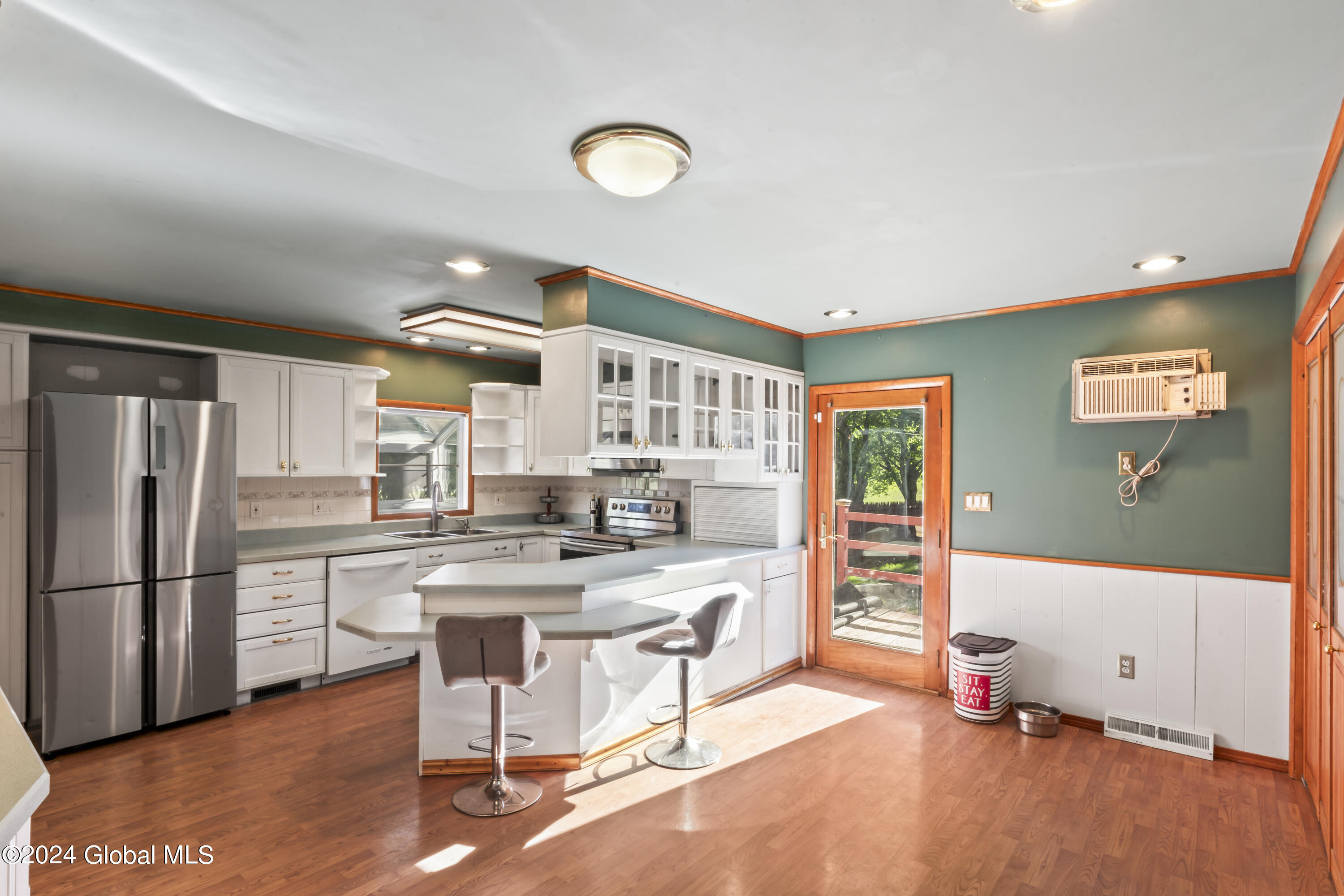 46 Bloomingdale Avenue