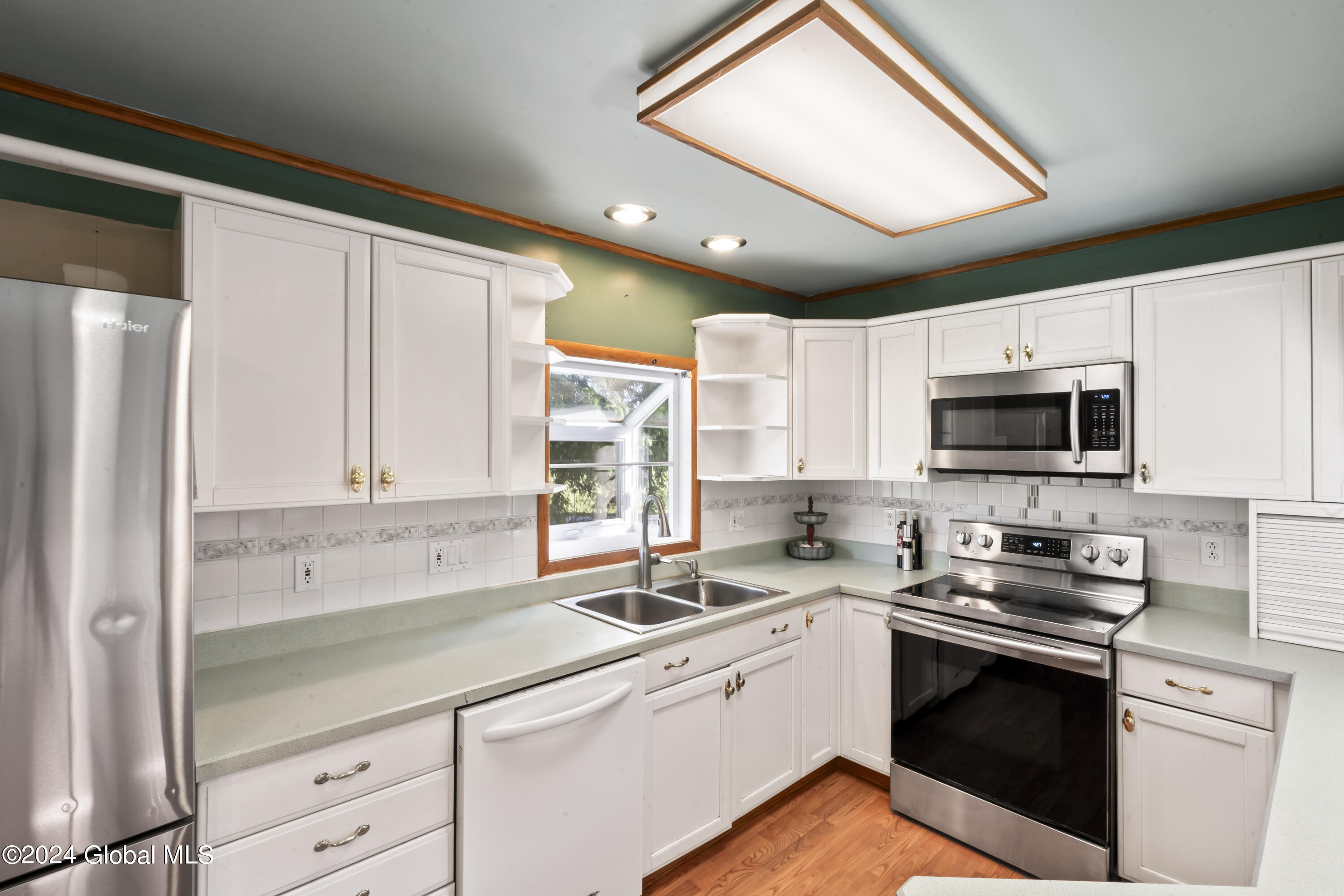 46 Bloomingdale Avenue