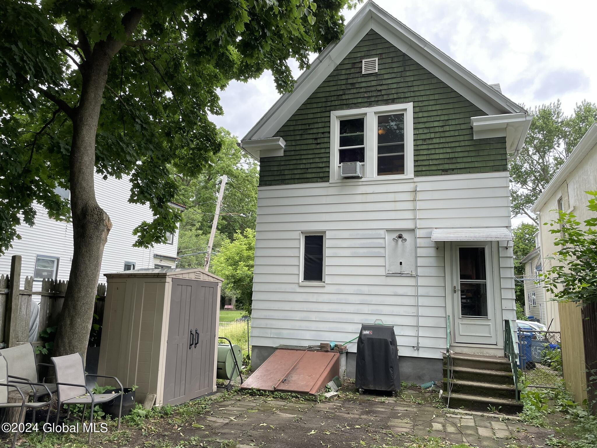 16 Arcadia Avenue
