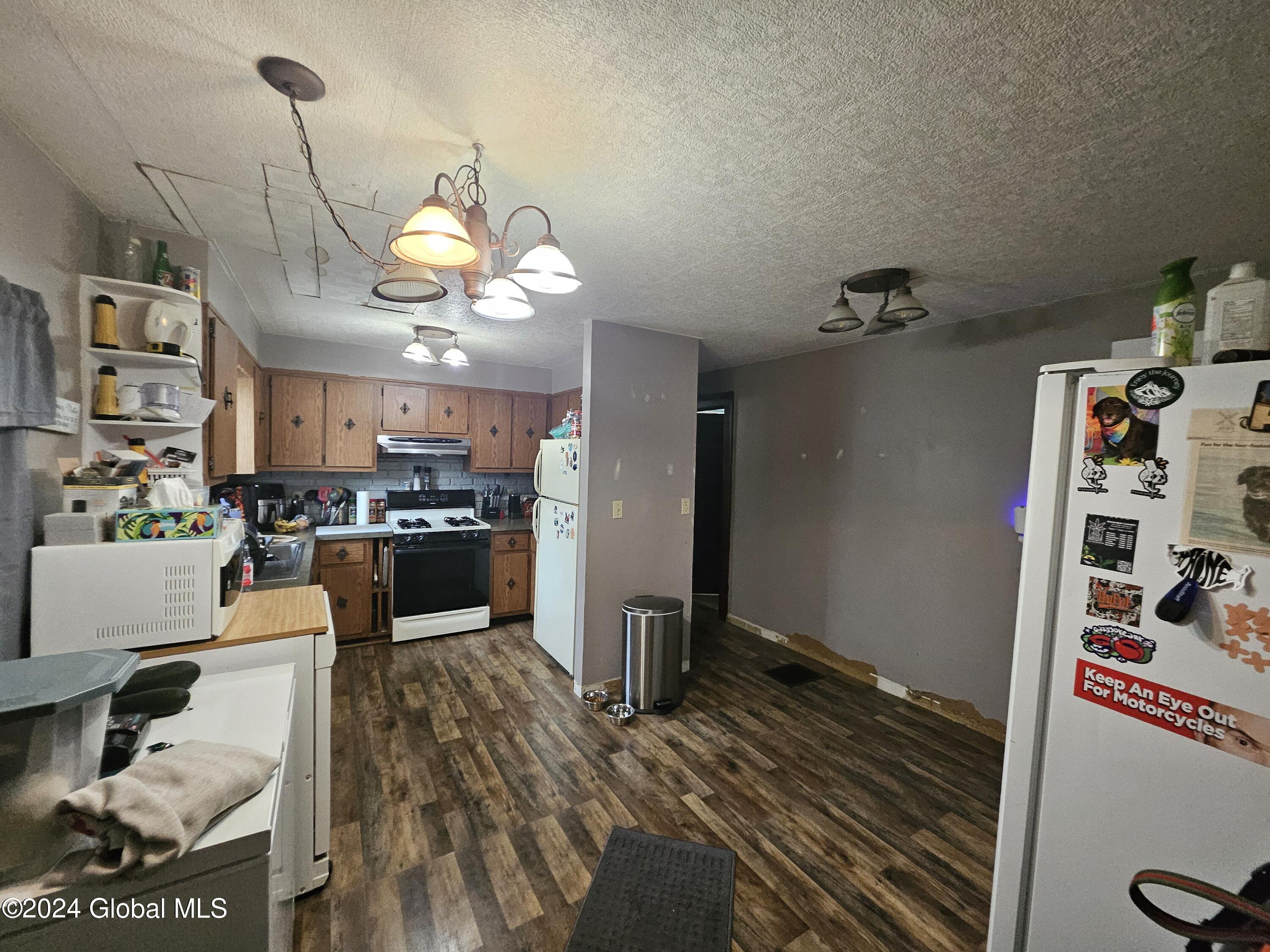250 W Fulton Street