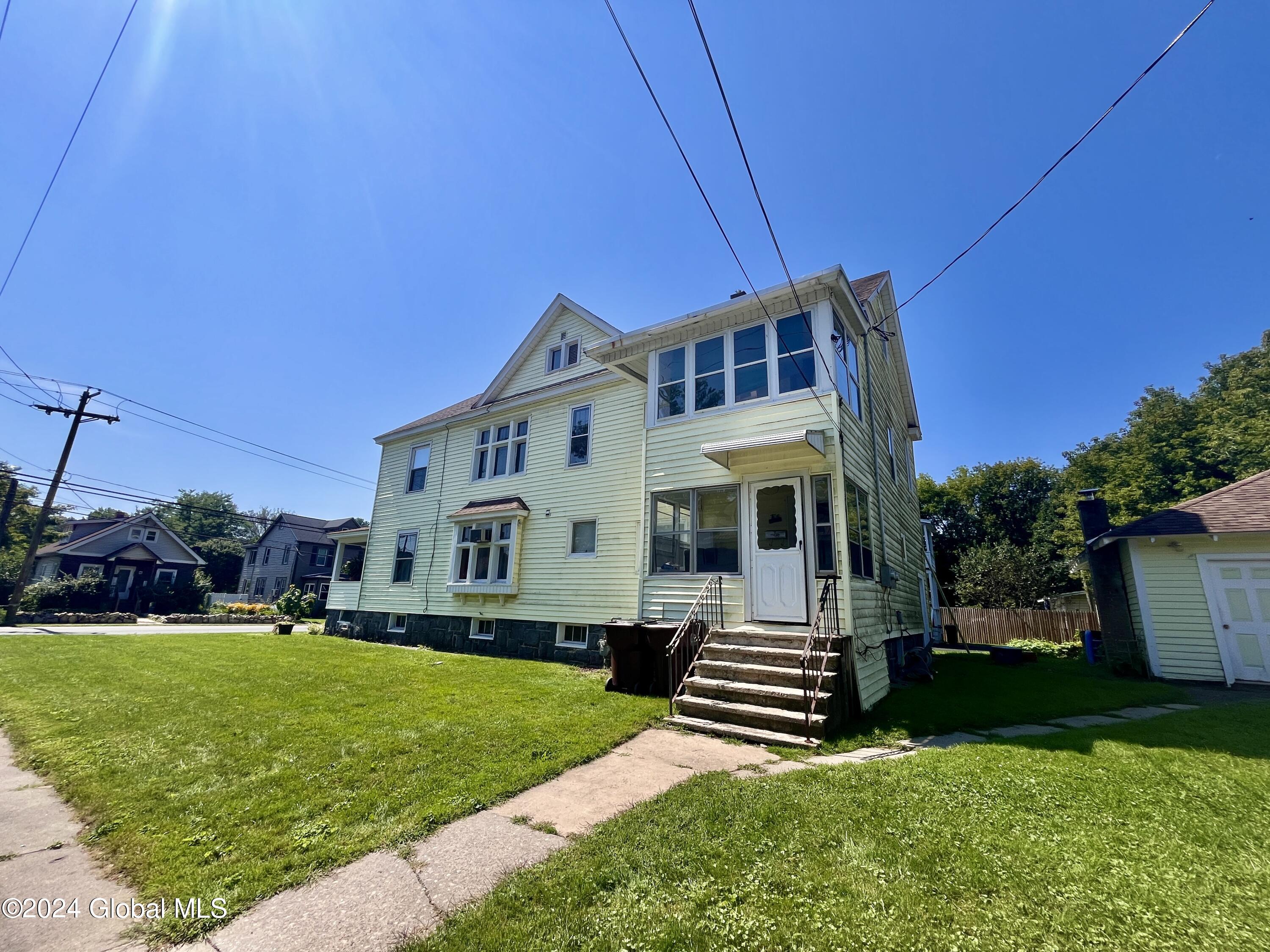 250 W Fulton Street