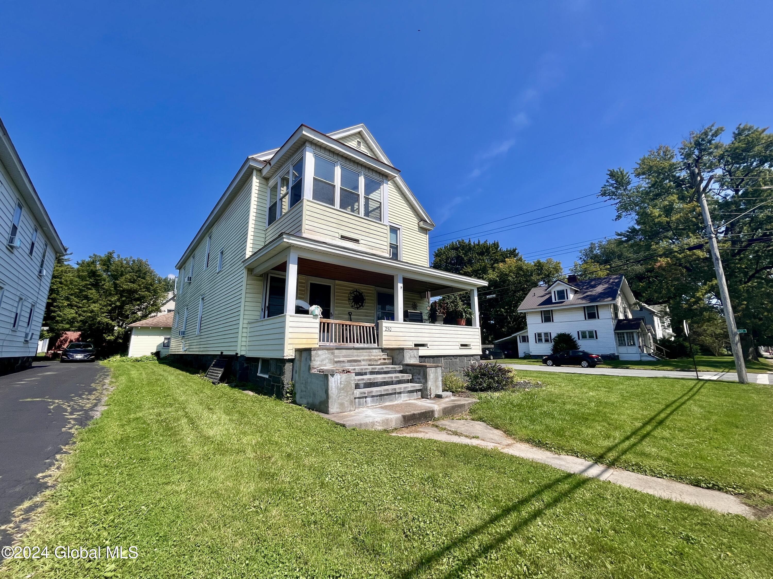 250 W Fulton Street